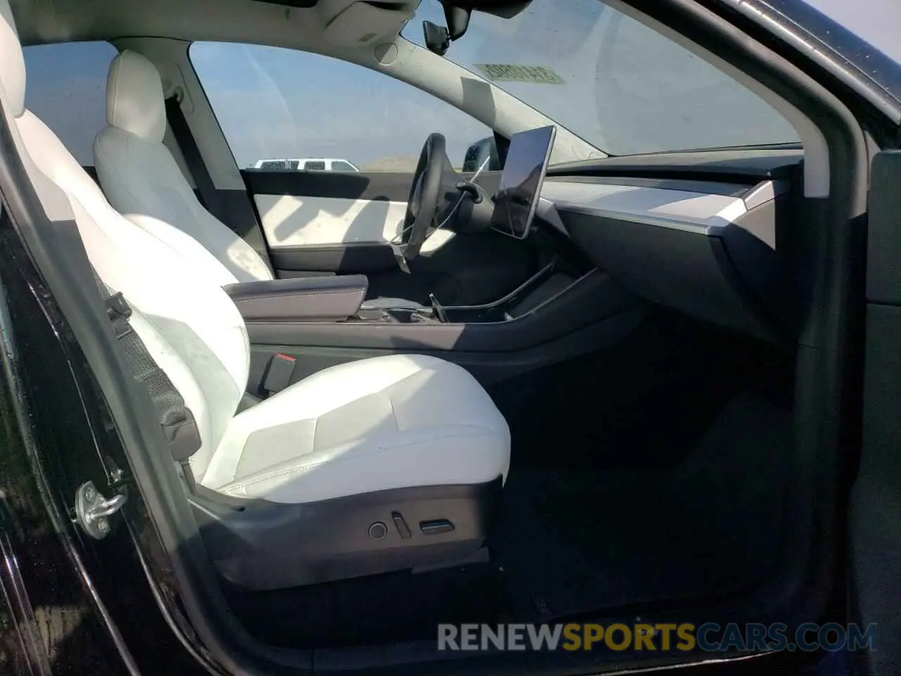 5 fotografías del automóvil dañado 5YJYGDEE1MF088638 TESLA MODEL Y 2021