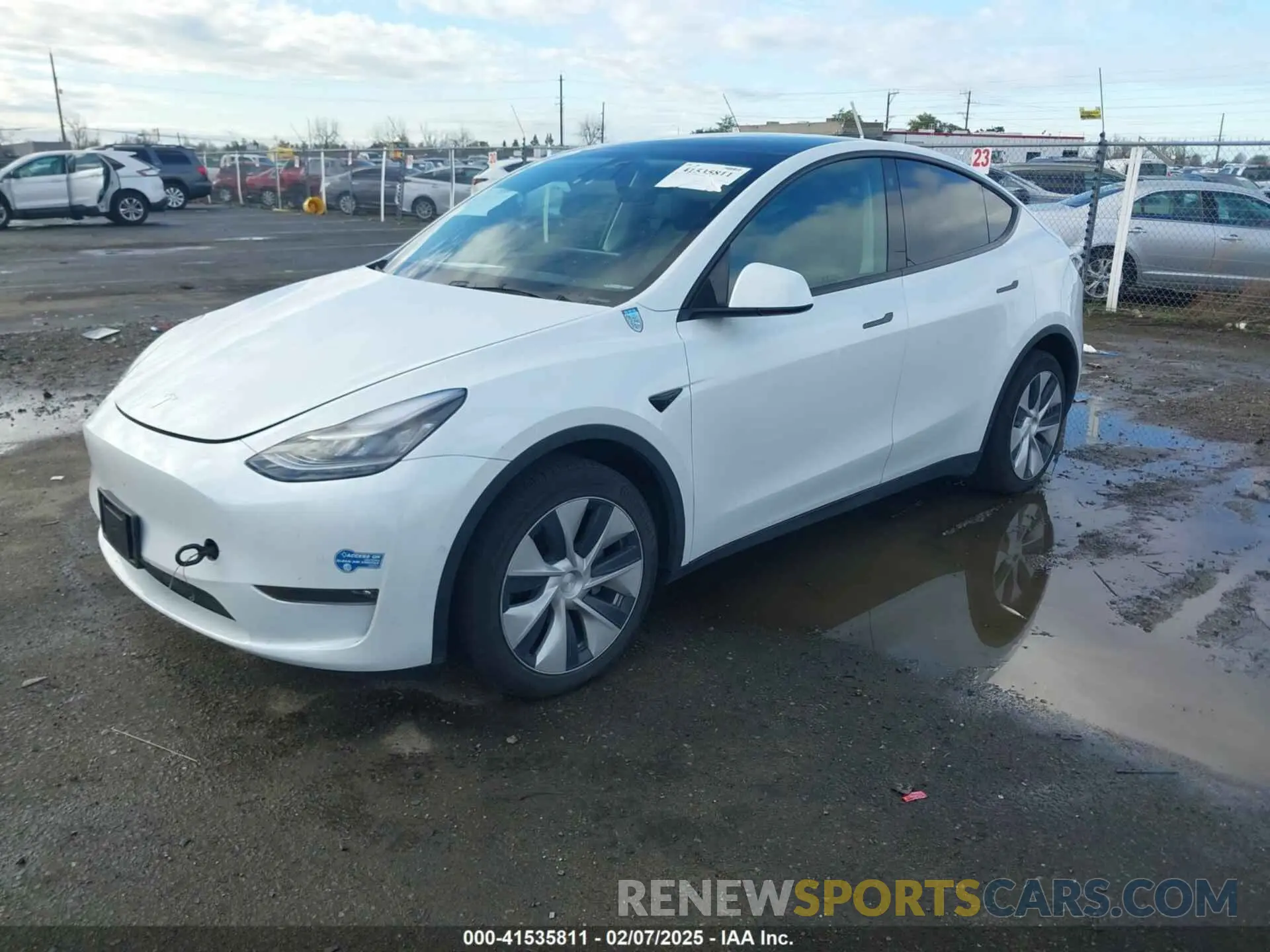 2 fotografías del automóvil dañado 5YJYGDEE1MF152855 TESLA MODEL Y 2021