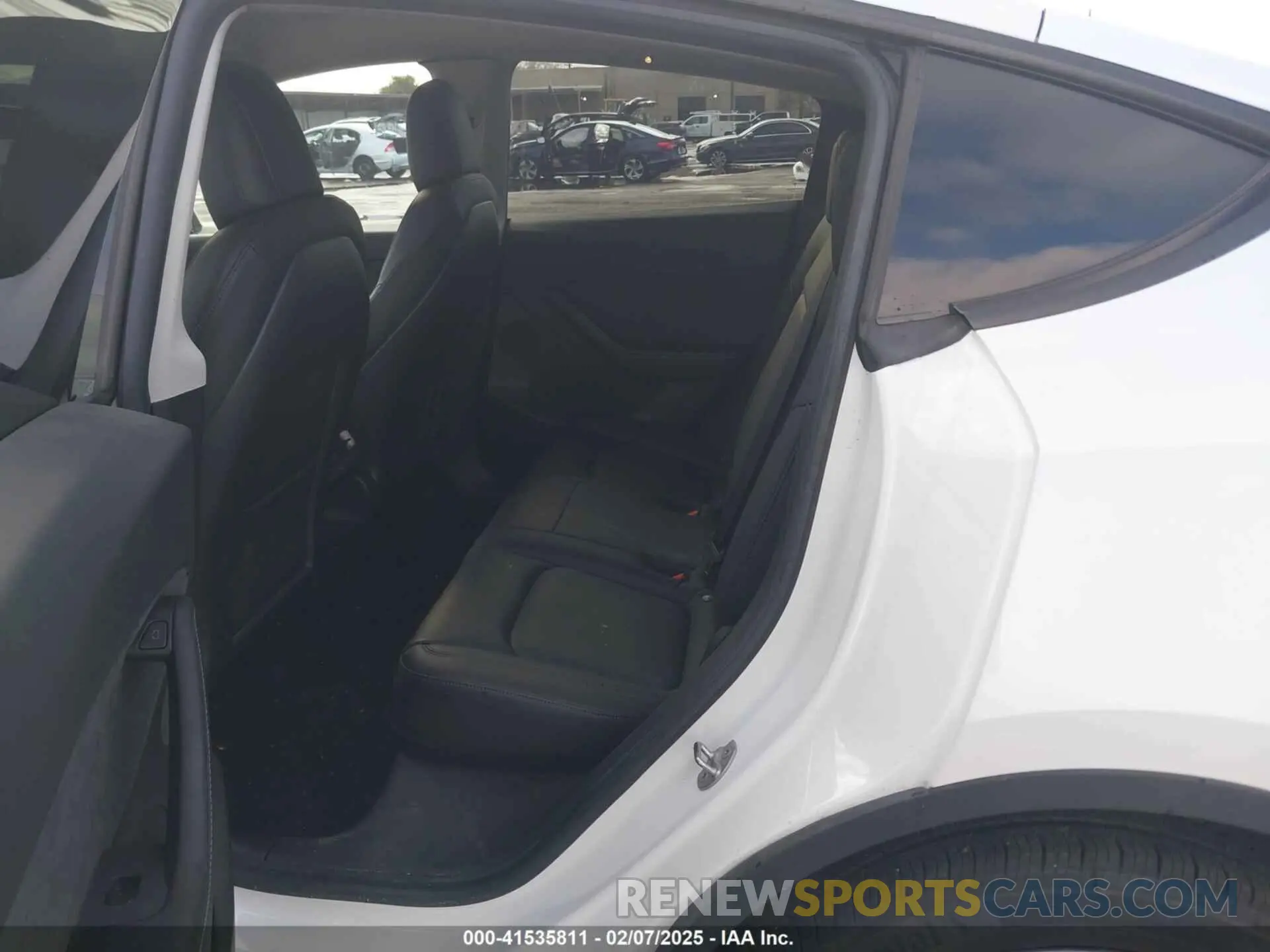 8 fotografías del automóvil dañado 5YJYGDEE1MF152855 TESLA MODEL Y 2021