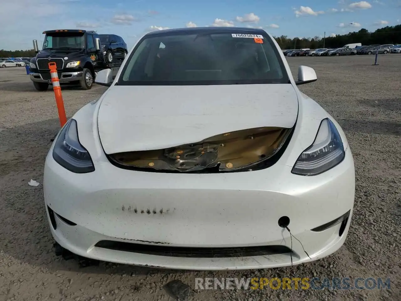 5 fotografías del automóvil dañado 5YJYGDEE1MF233600 TESLA MODEL Y 2021