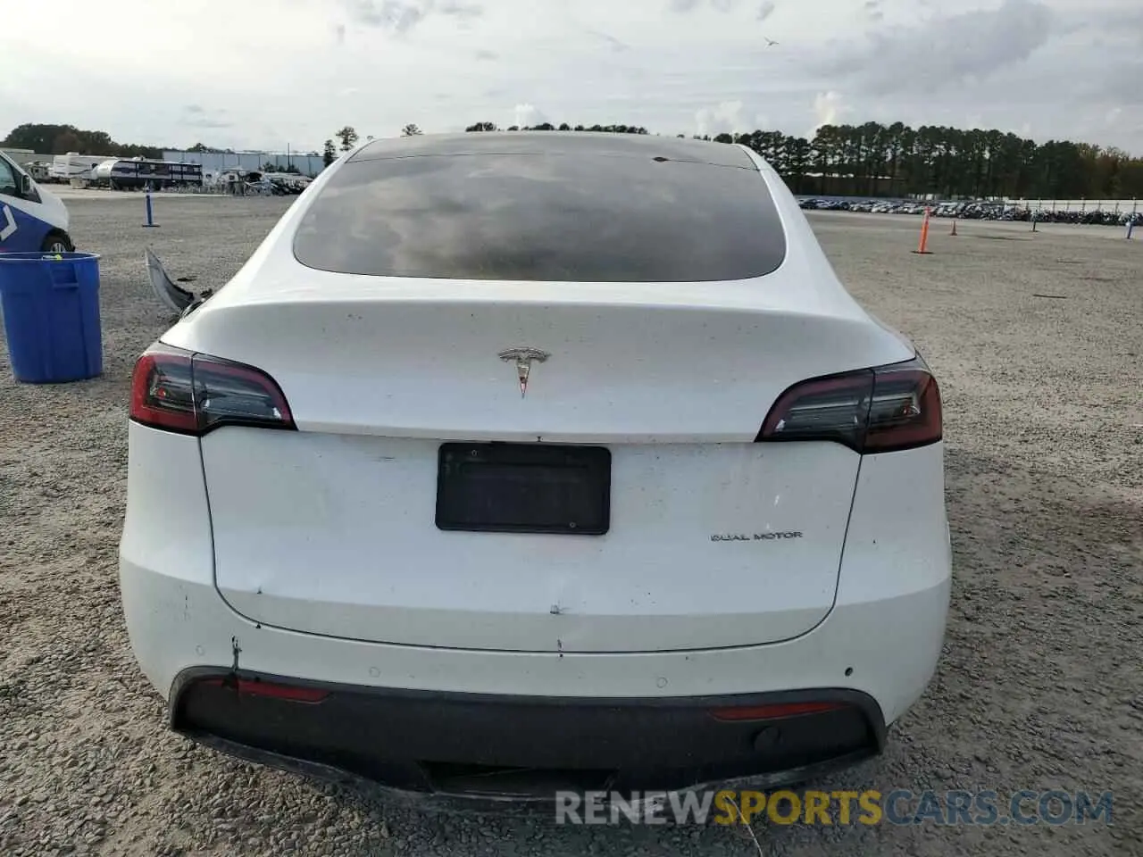 6 fotografías del automóvil dañado 5YJYGDEE1MF233600 TESLA MODEL Y 2021