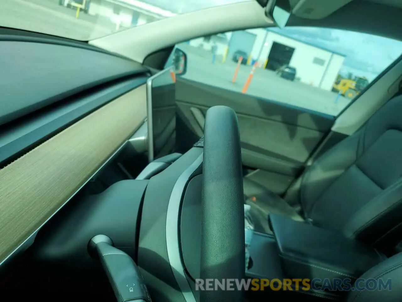 9 fotografías del automóvil dañado 5YJYGDEE1MF233600 TESLA MODEL Y 2021