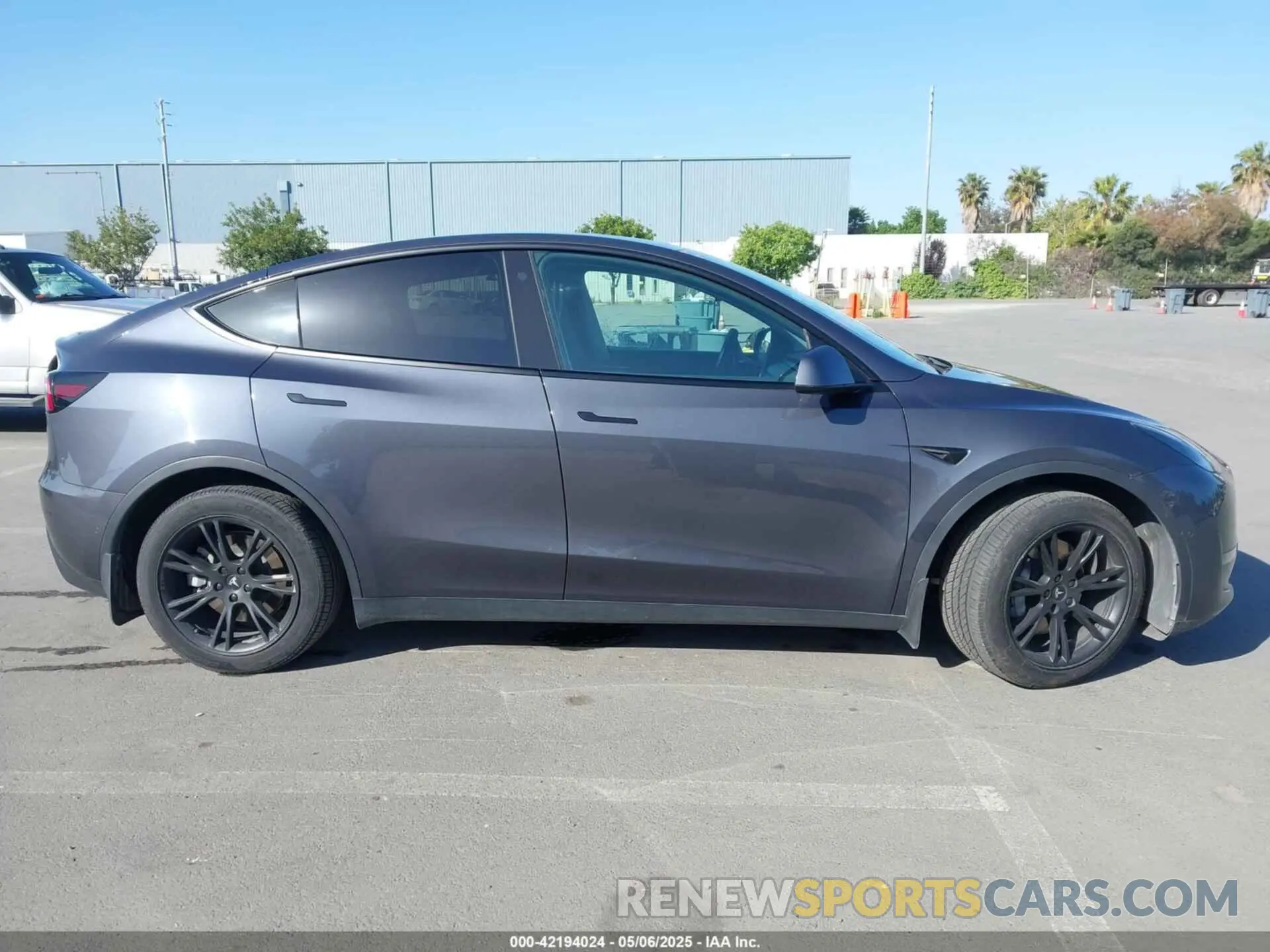 13 fotografías del automóvil dañado 5YJYGDEE1MF273420 TESLA MODEL Y 2021
