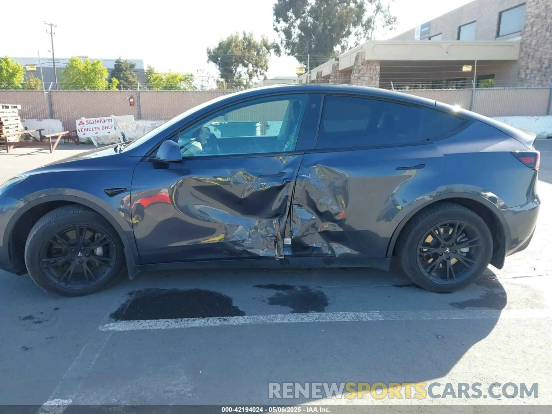 14 fotografías del automóvil dañado 5YJYGDEE1MF273420 TESLA MODEL Y 2021