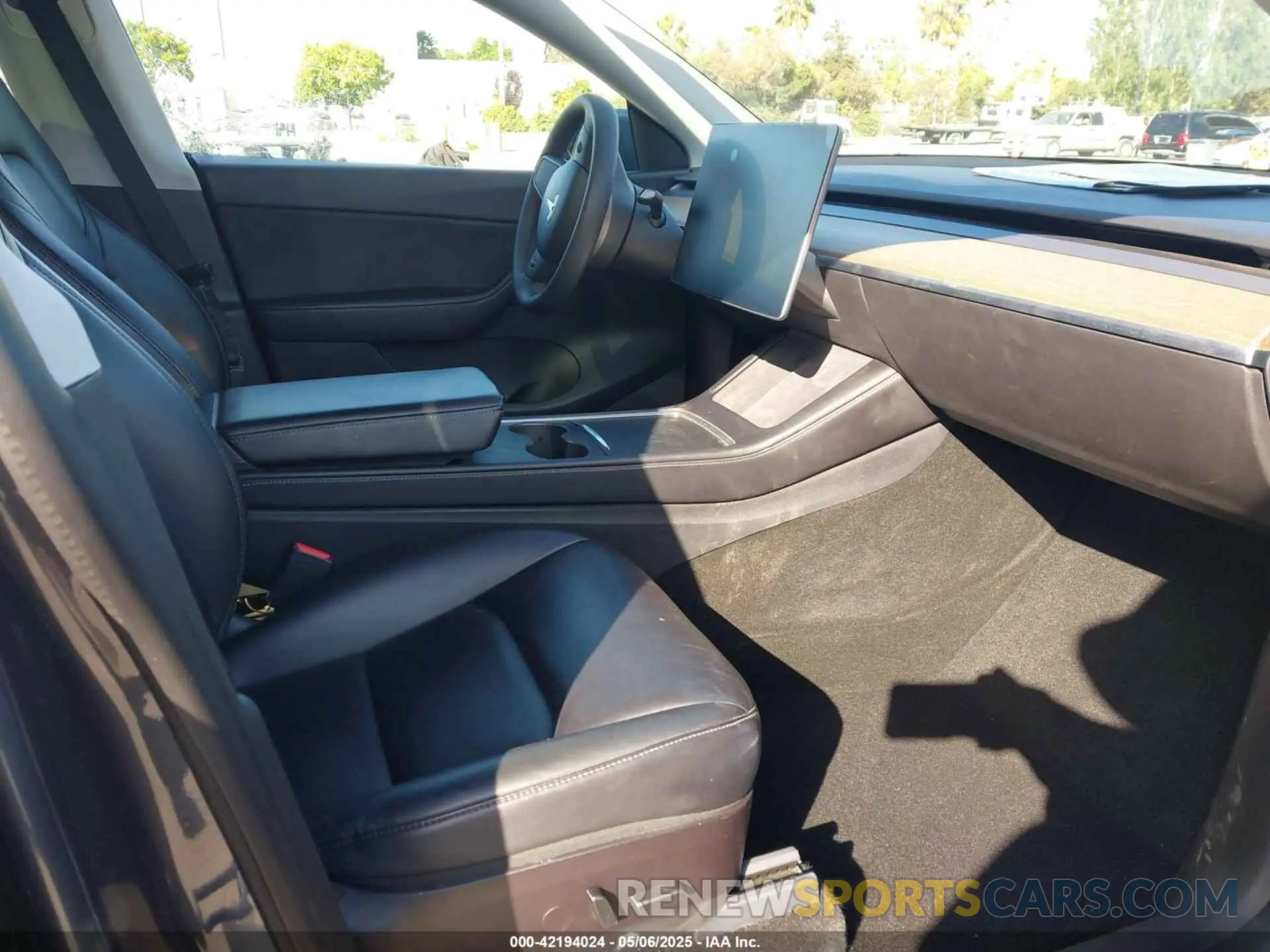 5 fotografías del automóvil dañado 5YJYGDEE1MF273420 TESLA MODEL Y 2021