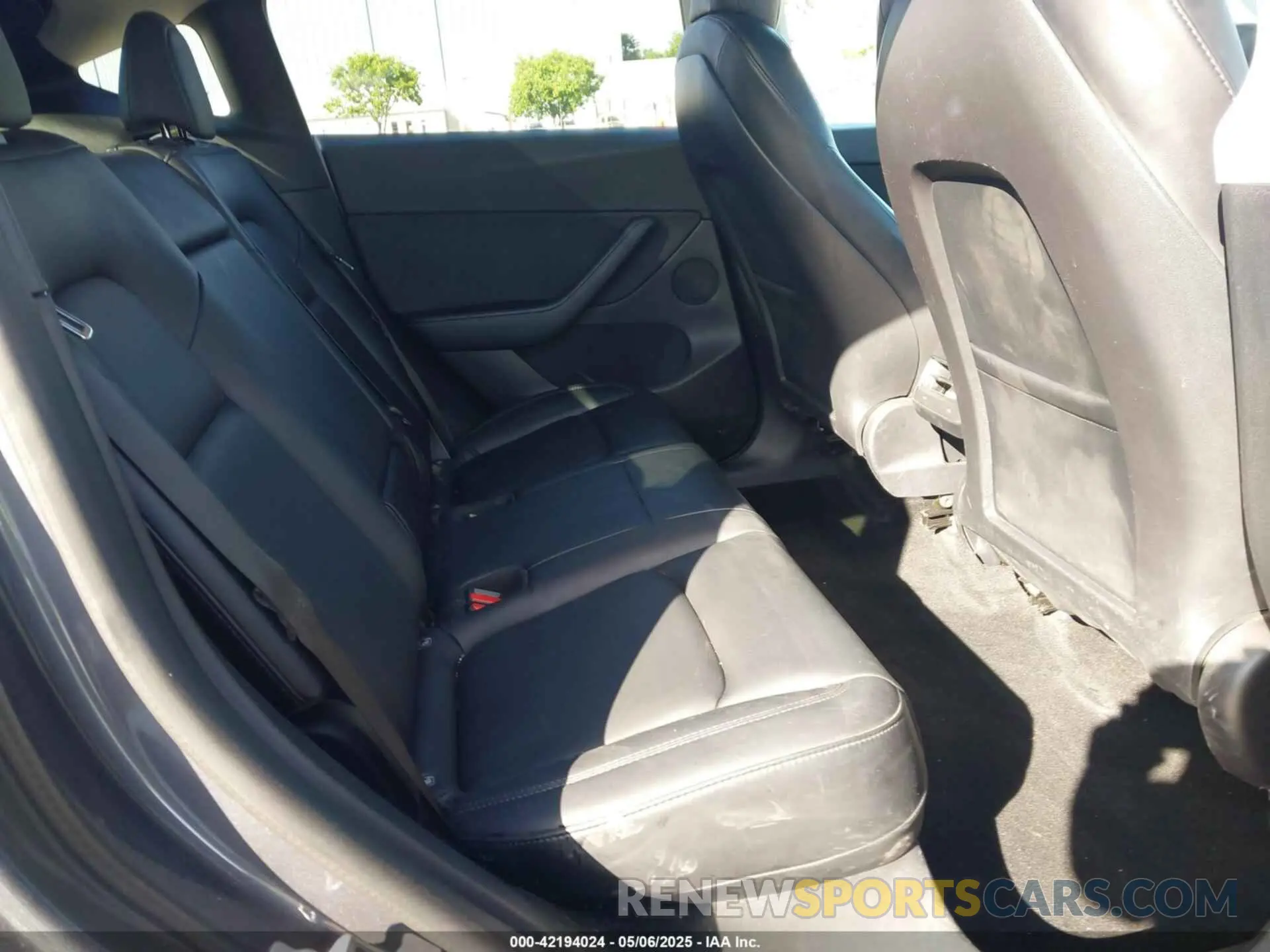 8 fotografías del automóvil dañado 5YJYGDEE1MF273420 TESLA MODEL Y 2021