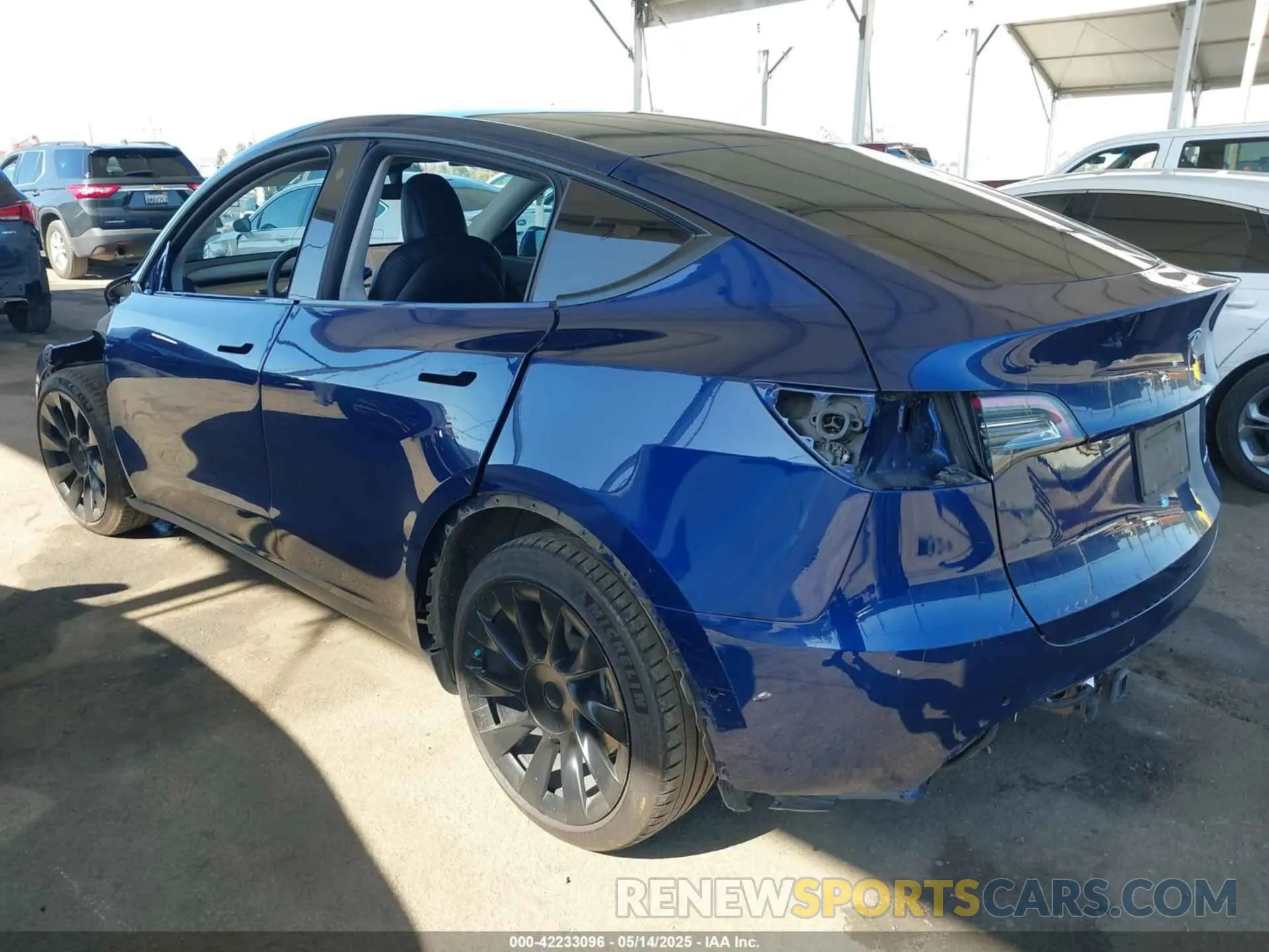 3 fotografías del automóvil dañado 5YJYGDEE1MF296454 TESLA MODEL Y 2021