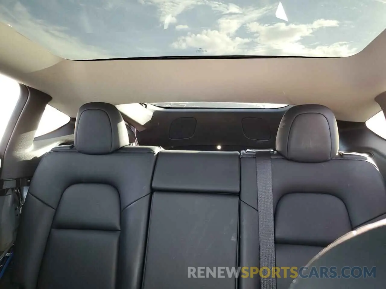 10 fotografías del automóvil dañado 5YJYGDEE2MF065398 TESLA MODEL Y 2021