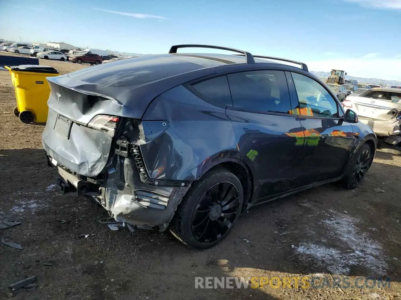 3 fotografías del automóvil dañado 5YJYGDEE2MF065398 TESLA MODEL Y 2021