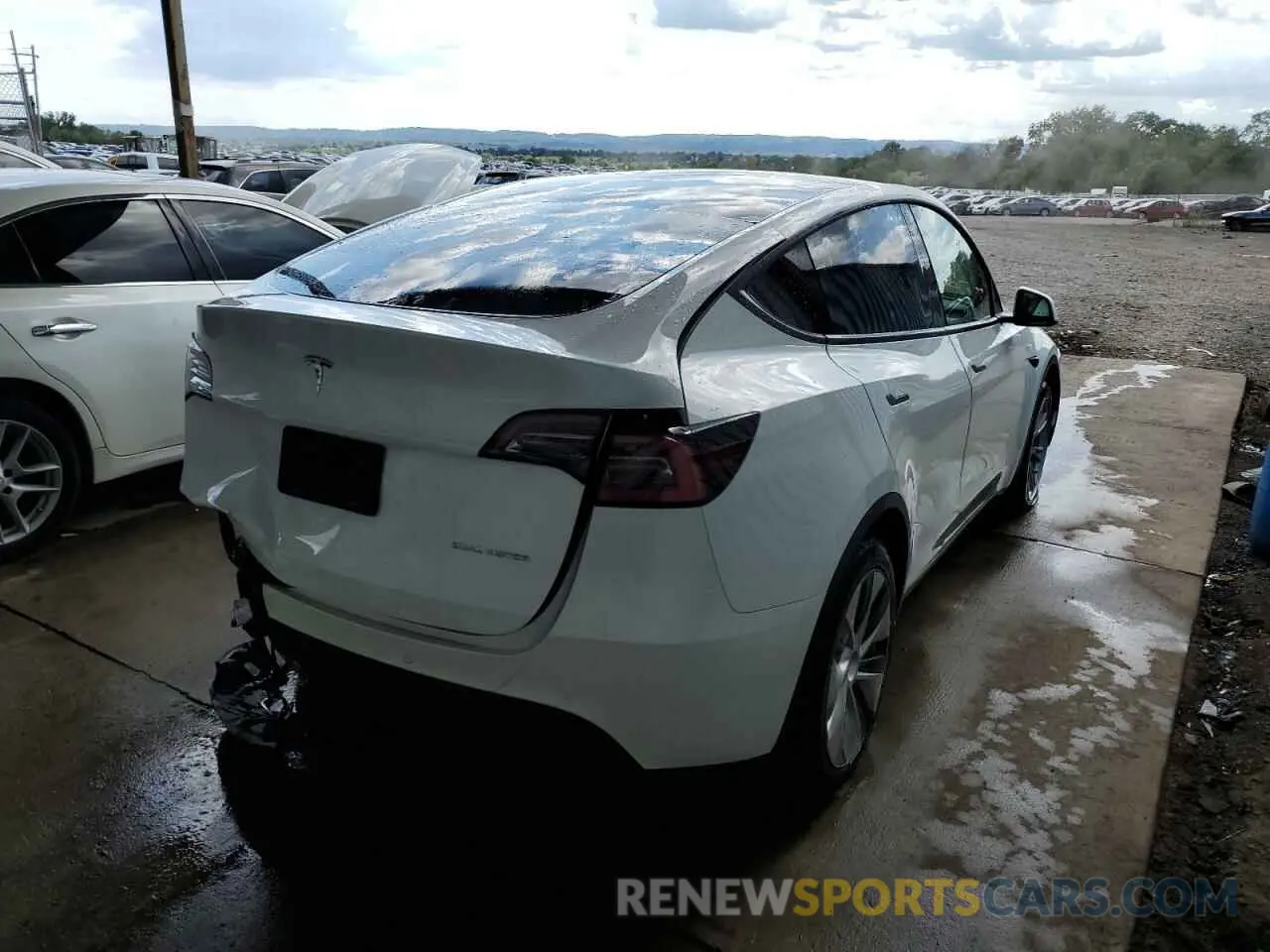 4 fotografías del automóvil dañado 5YJYGDEE2MF083092 TESLA MODEL Y 2021