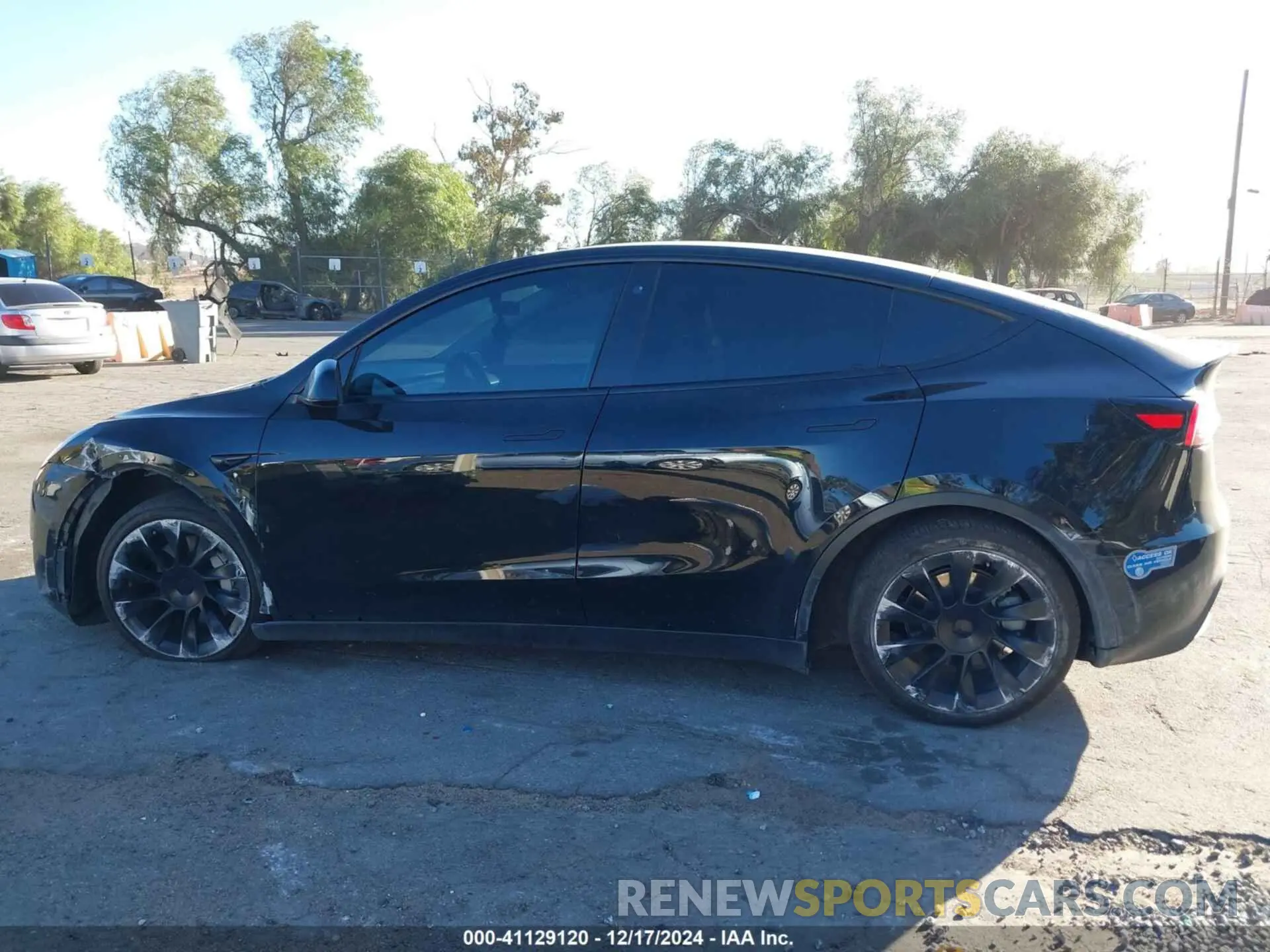 15 fotografías del automóvil dañado 5YJYGDEE2MF097316 TESLA MODEL Y 2021