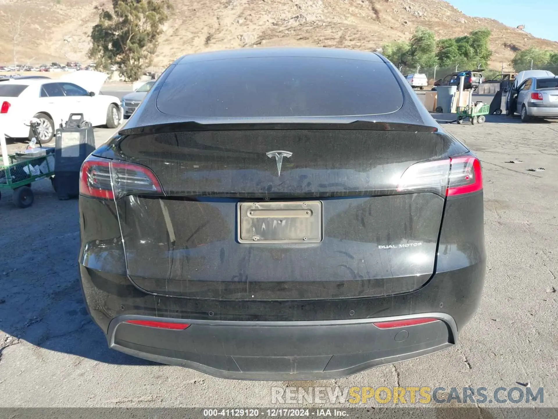 17 fotografías del automóvil dañado 5YJYGDEE2MF097316 TESLA MODEL Y 2021