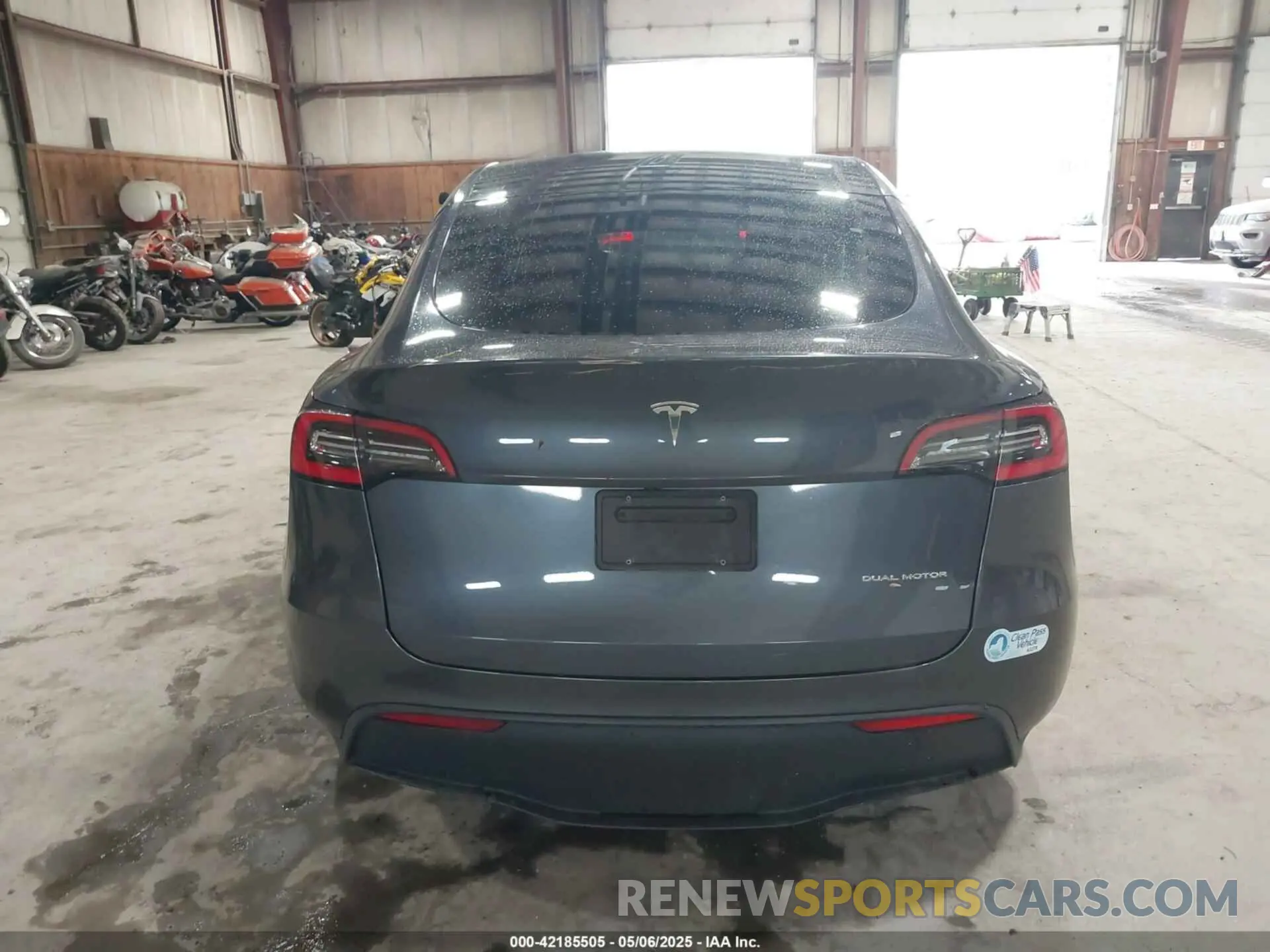 16 fotografías del automóvil dañado 5YJYGDEE2MF121792 TESLA MODEL Y 2021