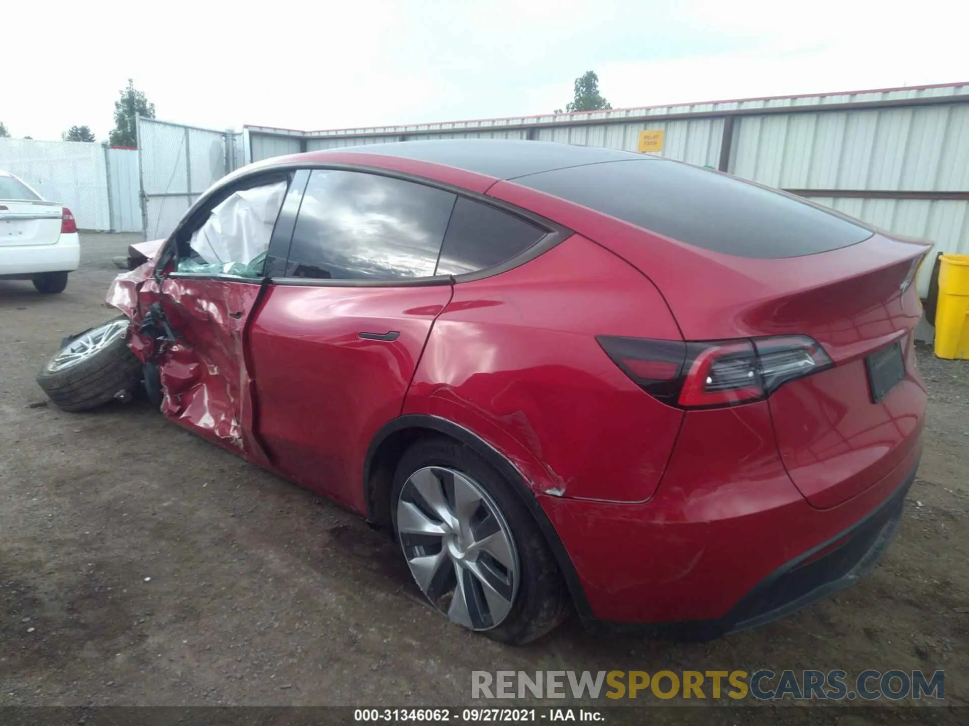 3 fotografías del automóvil dañado 5YJYGDEE2MF124837 TESLA MODEL Y 2021