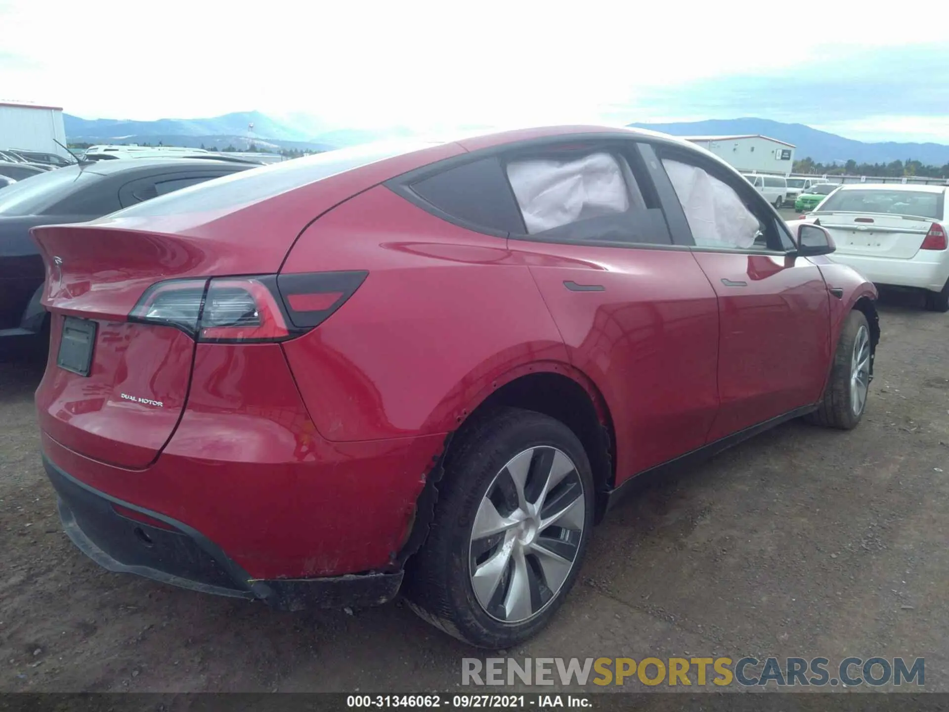 4 fotografías del automóvil dañado 5YJYGDEE2MF124837 TESLA MODEL Y 2021