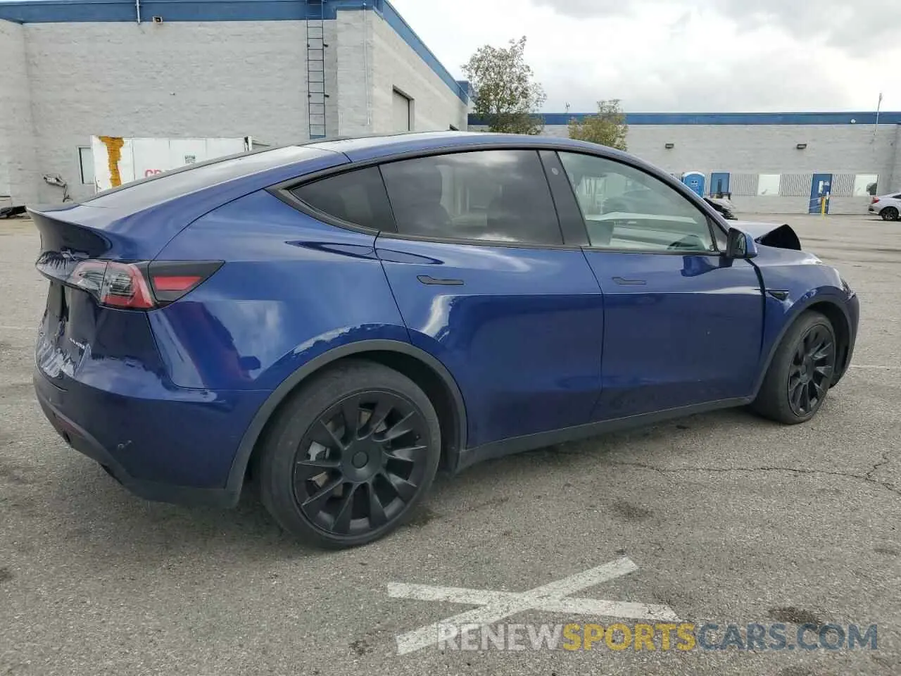 3 fotografías del automóvil dañado 5YJYGDEE2MF207913 TESLA MODEL Y 2021