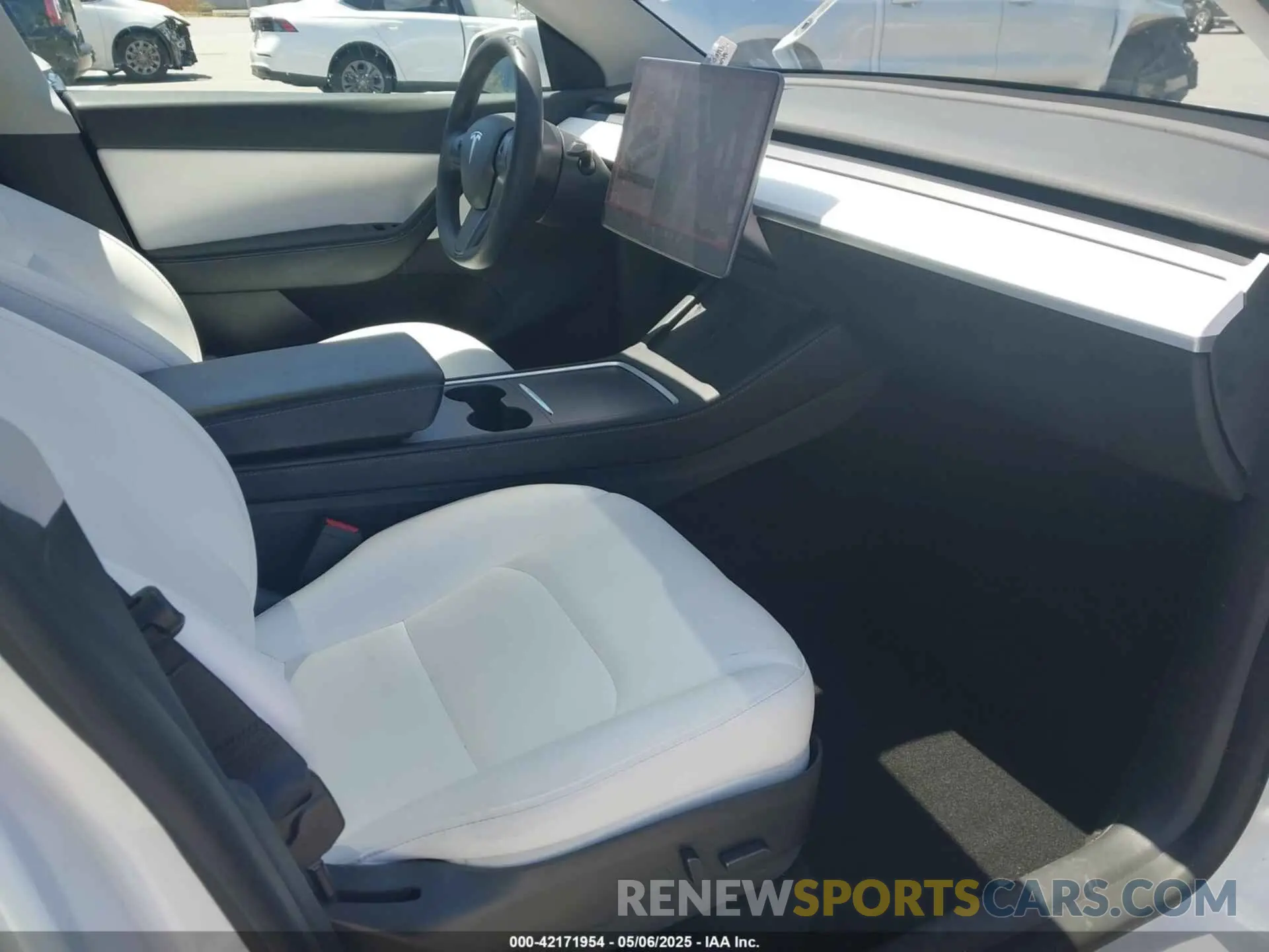 5 fotografías del automóvil dañado 5YJYGDEE2MF225098 TESLA MODEL Y 2021