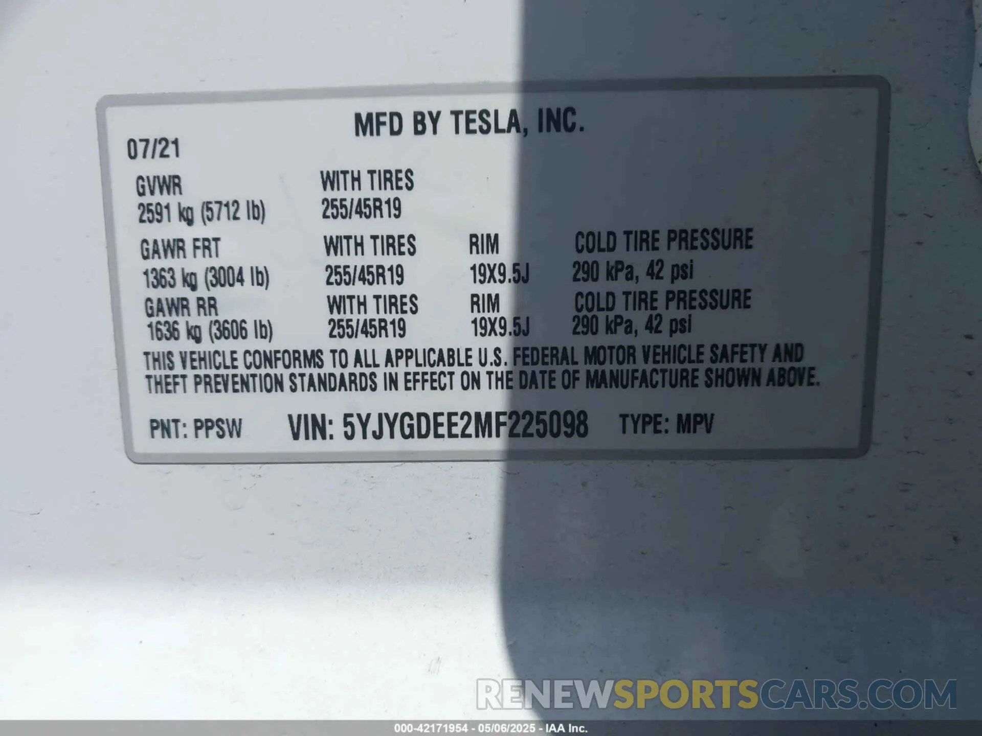 9 fotografías del automóvil dañado 5YJYGDEE2MF225098 TESLA MODEL Y 2021