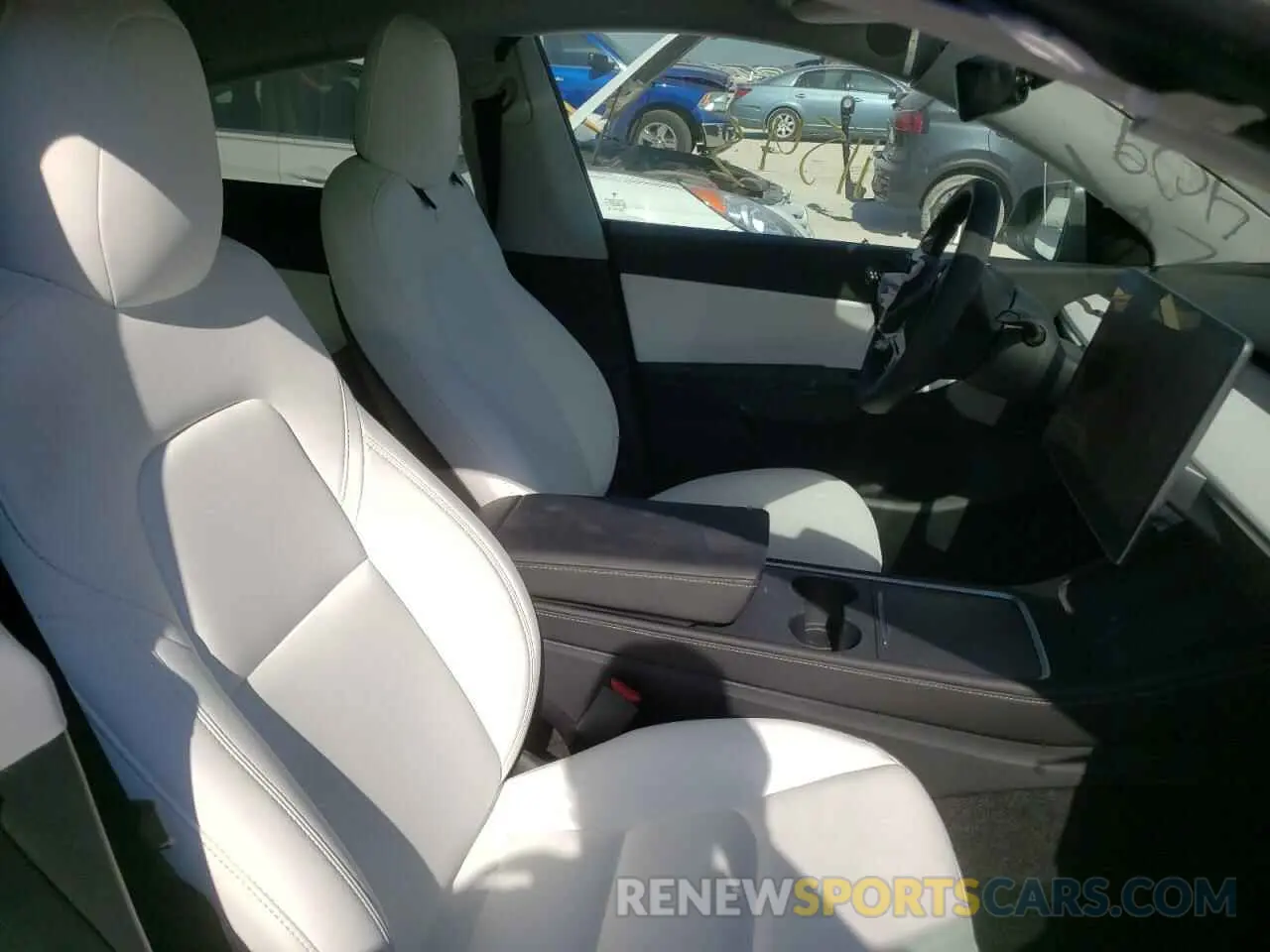 5 fotografías del automóvil dañado 5YJYGDEE2MF262409 TESLA MODEL Y 2021
