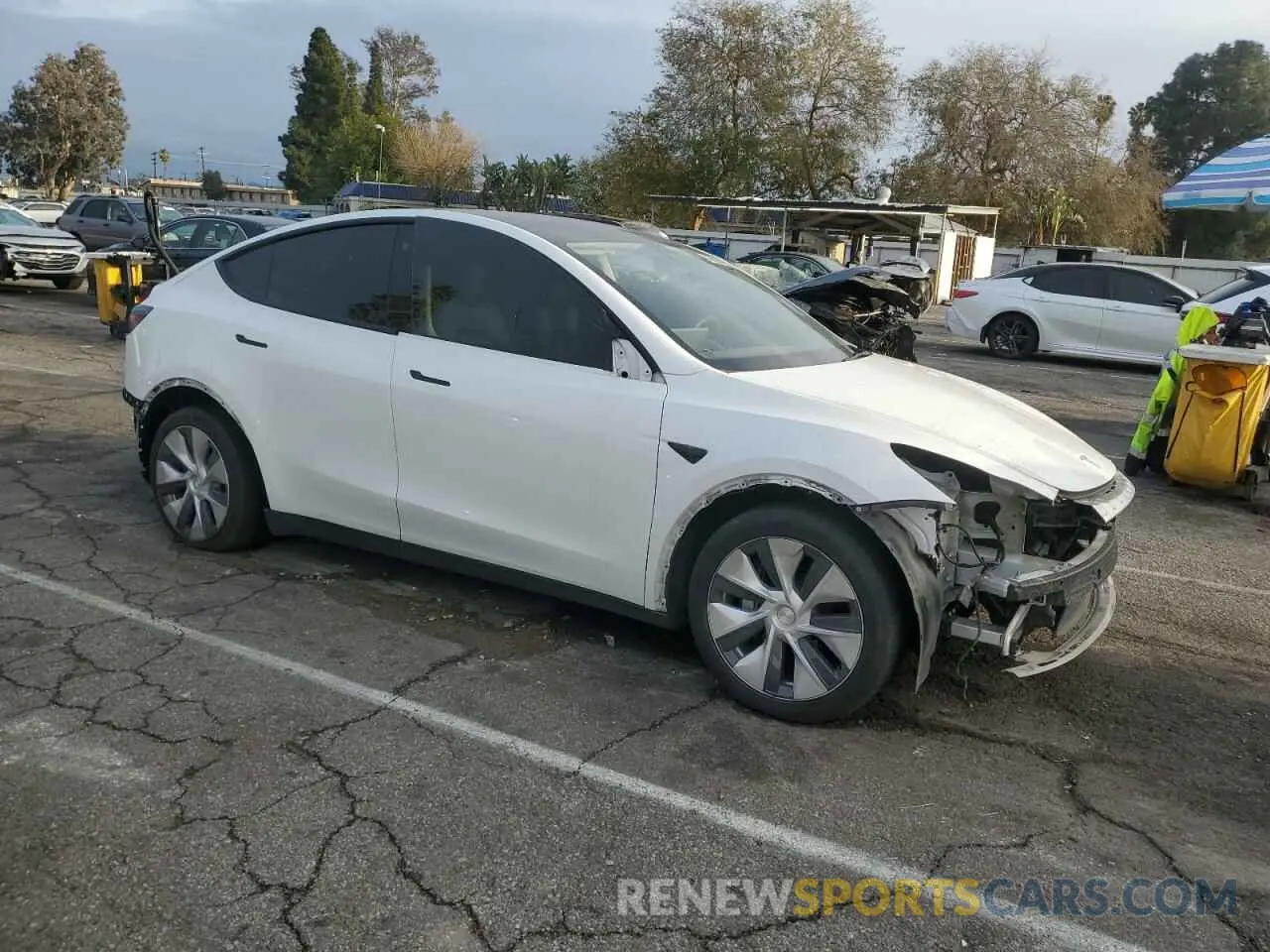 4 fotografías del automóvil dañado 5YJYGDEE2MF278223 TESLA MODEL Y 2021
