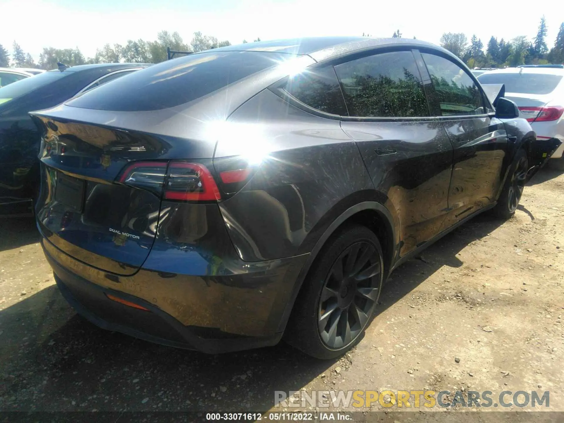 4 fotografías del automóvil dañado 5YJYGDEE3MF073817 TESLA MODEL Y 2021