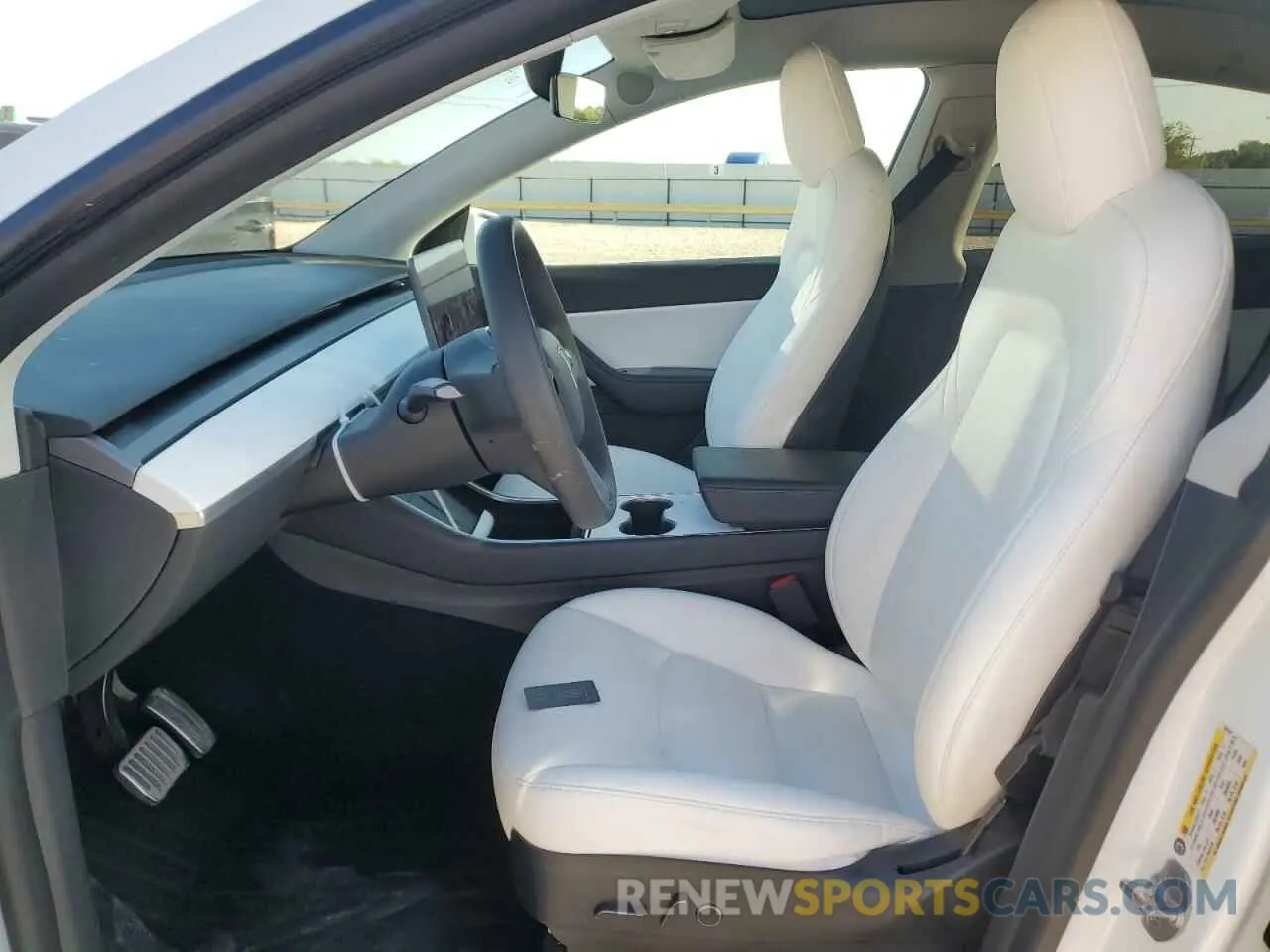 7 fotografías del automóvil dañado 5YJYGDEE3MF081044 TESLA MODEL Y 2021