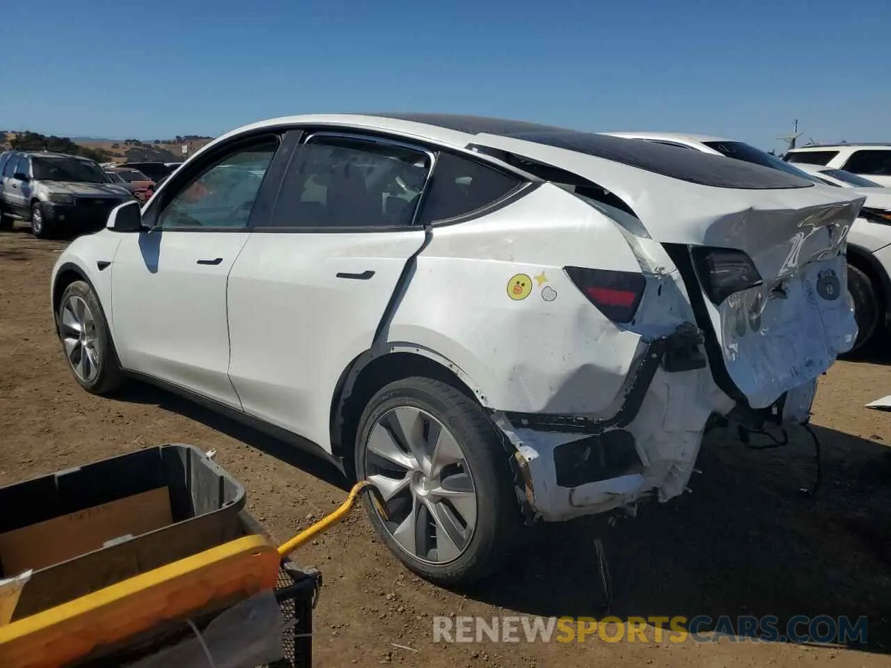 2 fotografías del automóvil dañado 5YJYGDEE3MF086177 TESLA MODEL Y 2021