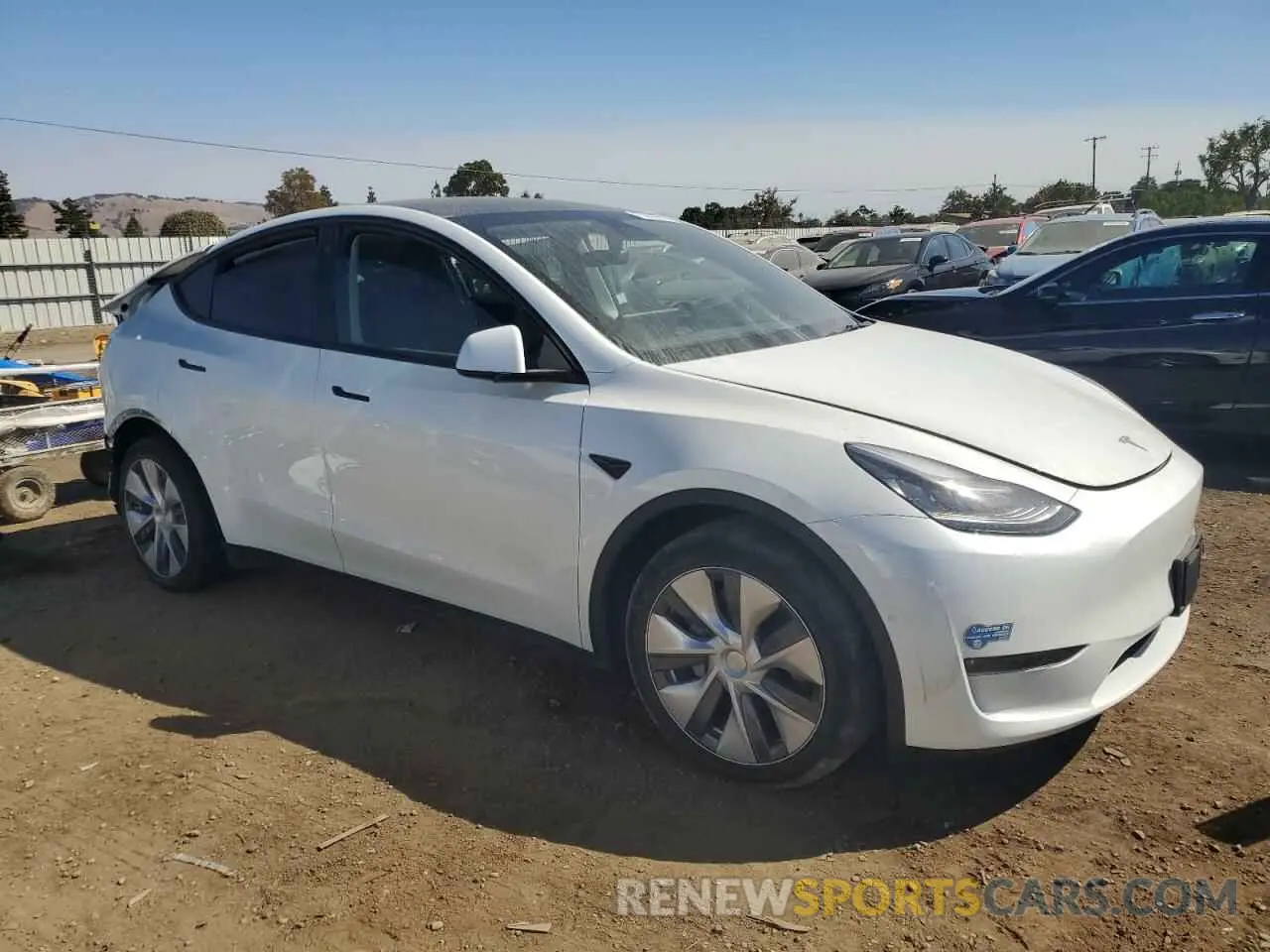 4 fotografías del automóvil dañado 5YJYGDEE3MF086177 TESLA MODEL Y 2021