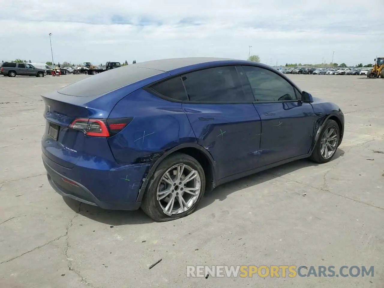 3 fotografías del automóvil dañado 5YJYGDEE3MF094165 TESLA MODEL Y 2021