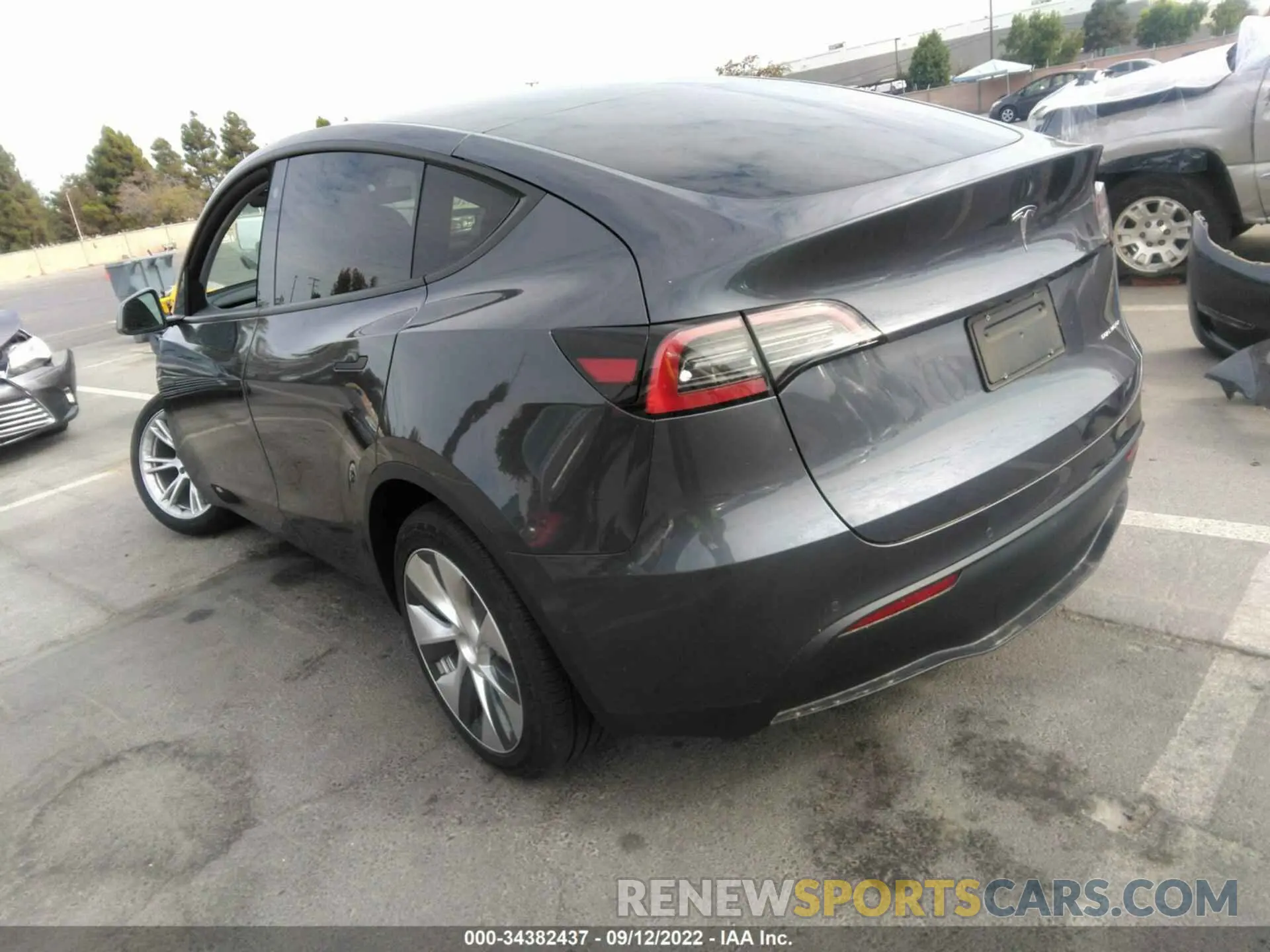 3 fotografías del automóvil dañado 5YJYGDEE3MF146328 TESLA MODEL Y 2021