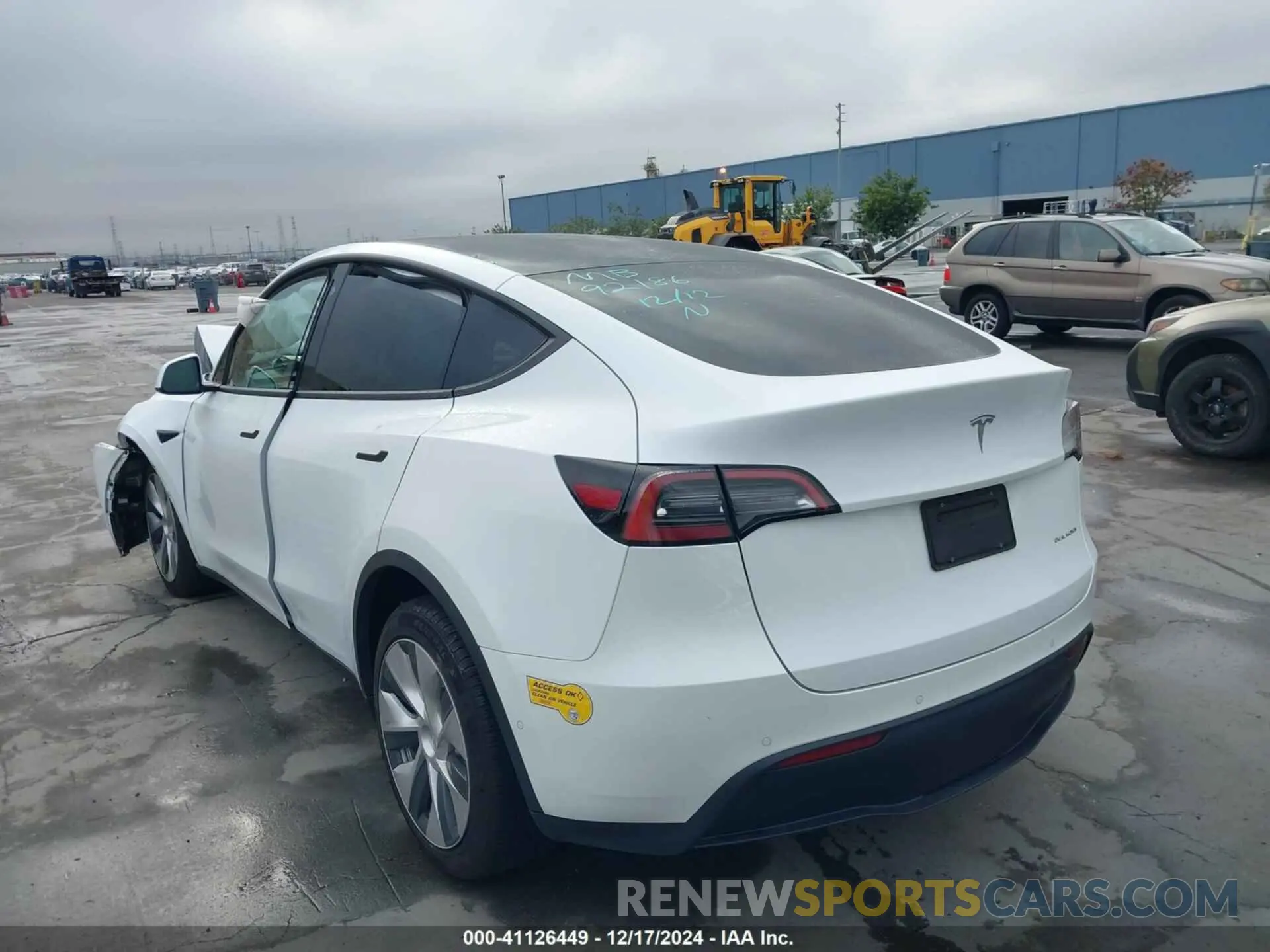 3 fotografías del automóvil dañado 5YJYGDEE3MF160925 TESLA MODEL Y 2021