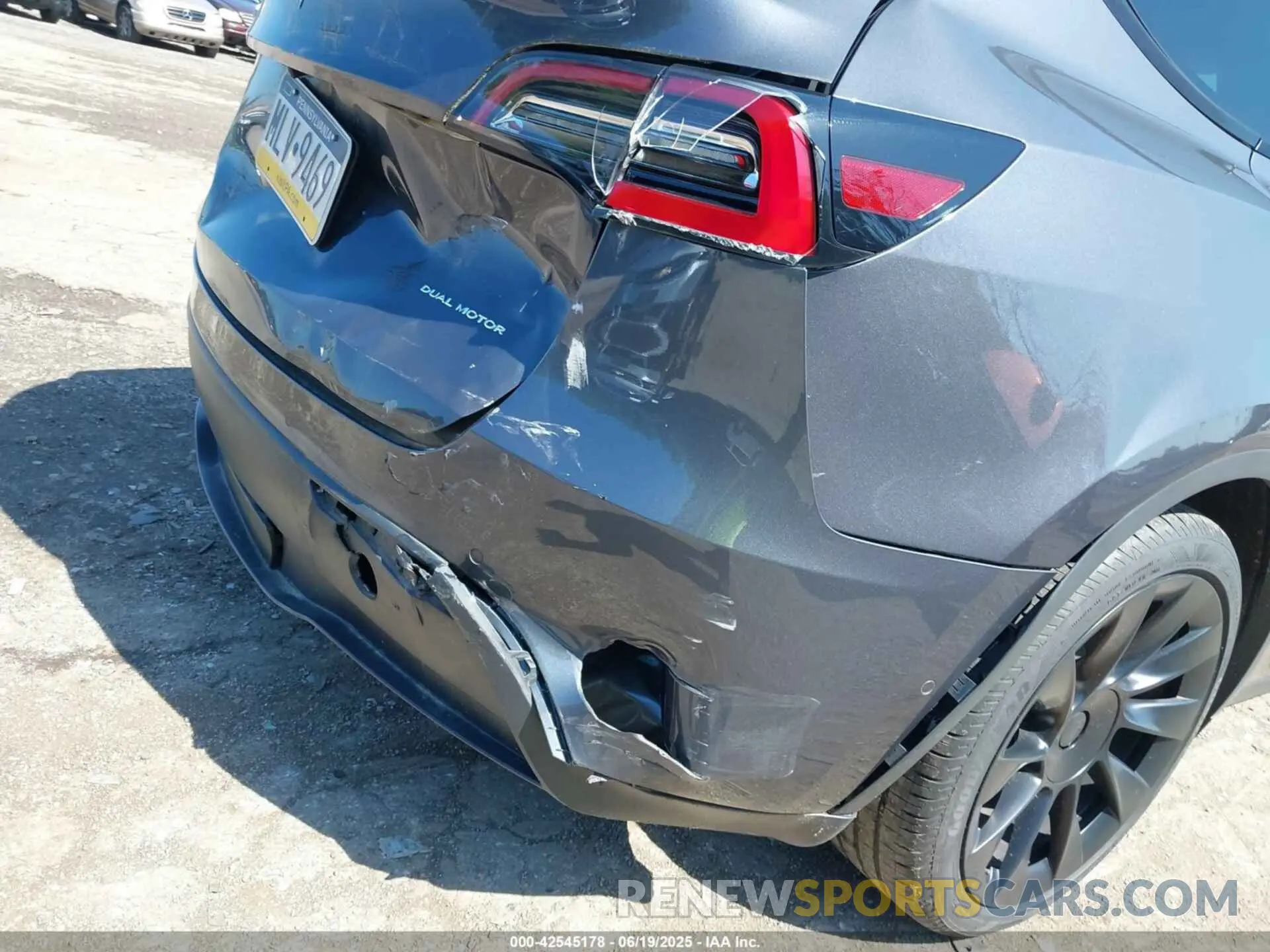 6 fotografías del automóvil dañado 5YJYGDEE3MF192001 TESLA MODEL Y 2021