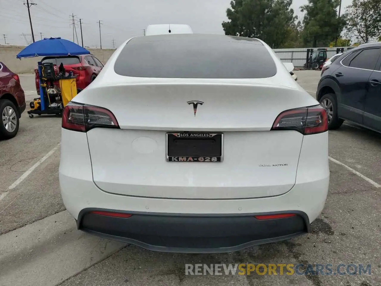 6 fotografías del automóvil dañado 5YJYGDEE3MF214823 TESLA MODEL Y 2021