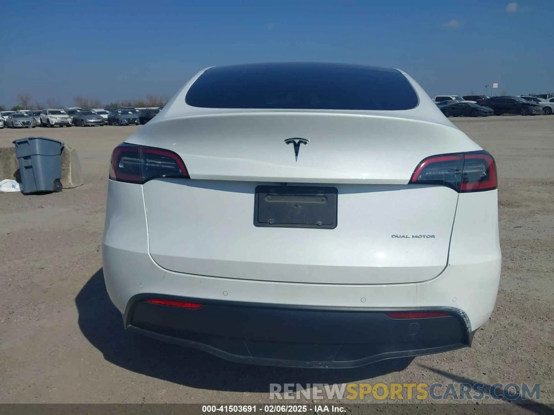 16 fotografías del automóvil dañado 5YJYGDEE3MF259793 TESLA MODEL Y 2021