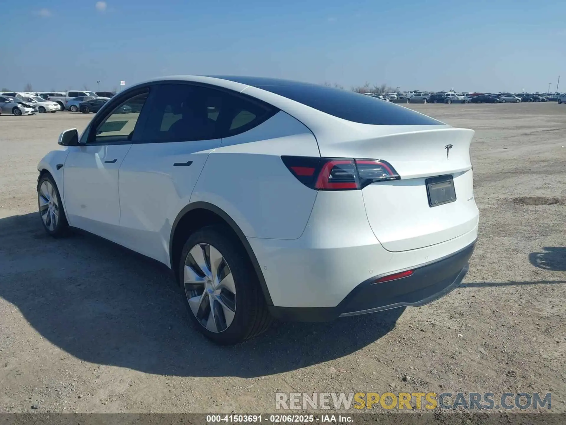 3 fotografías del automóvil dañado 5YJYGDEE3MF259793 TESLA MODEL Y 2021