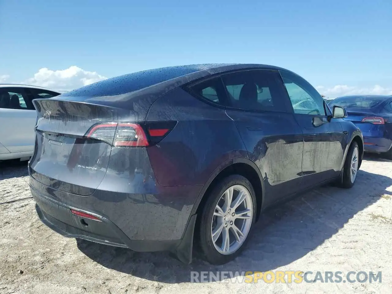 3 fotografías del automóvil dañado 5YJYGDEE3MF278330 TESLA MODEL Y 2021