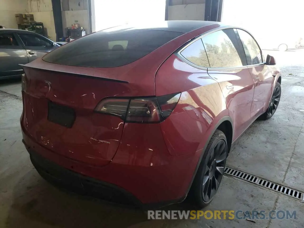4 fotografías del automóvil dañado 5YJYGDEE3MF297847 TESLA MODEL Y 2021
