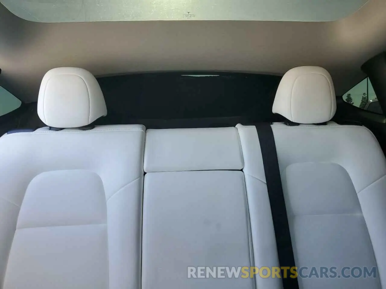 10 fotografías del automóvil dañado 5YJYGDEE4MF089976 TESLA MODEL Y 2021