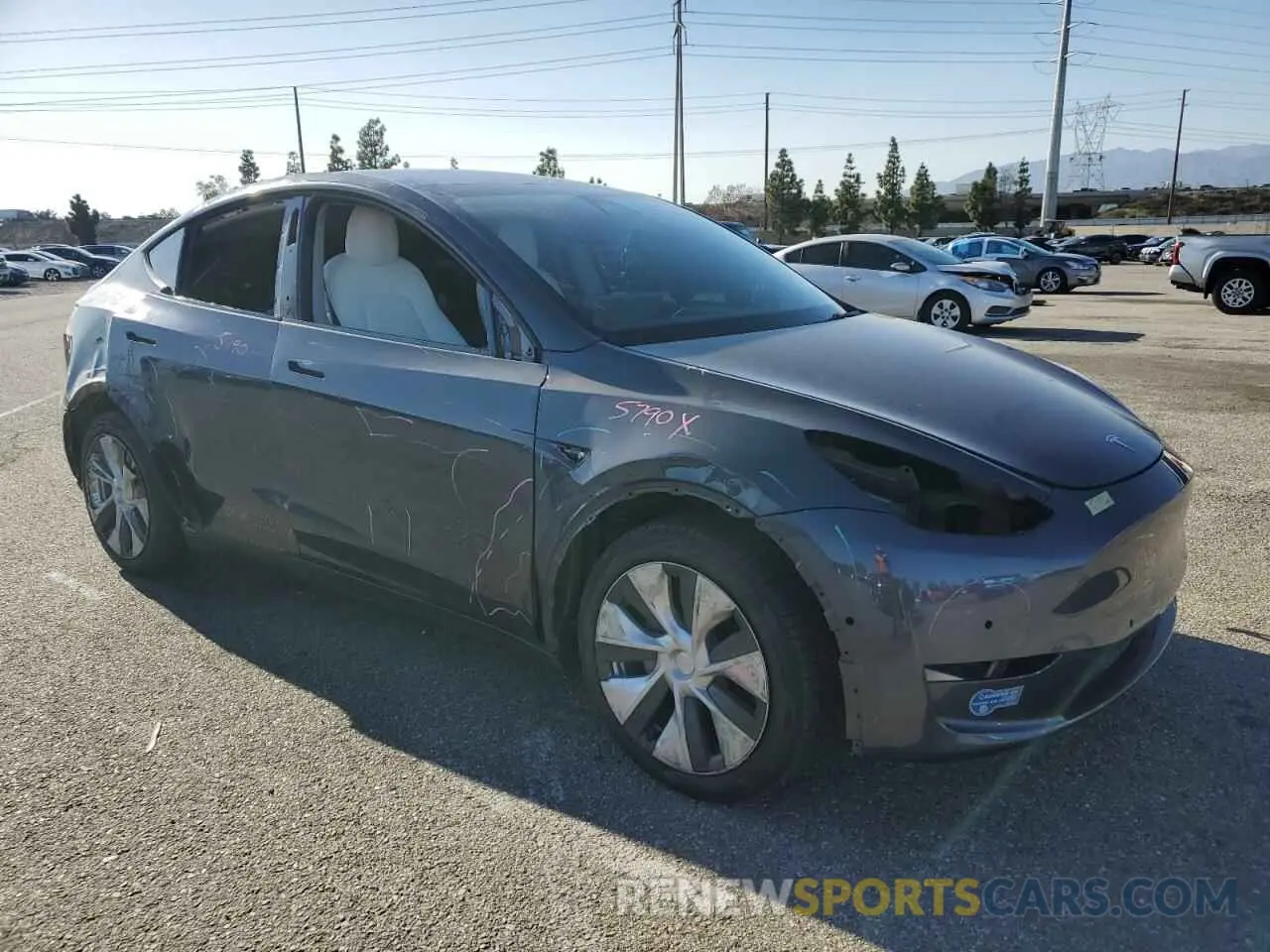 4 fotografías del automóvil dañado 5YJYGDEE4MF089976 TESLA MODEL Y 2021