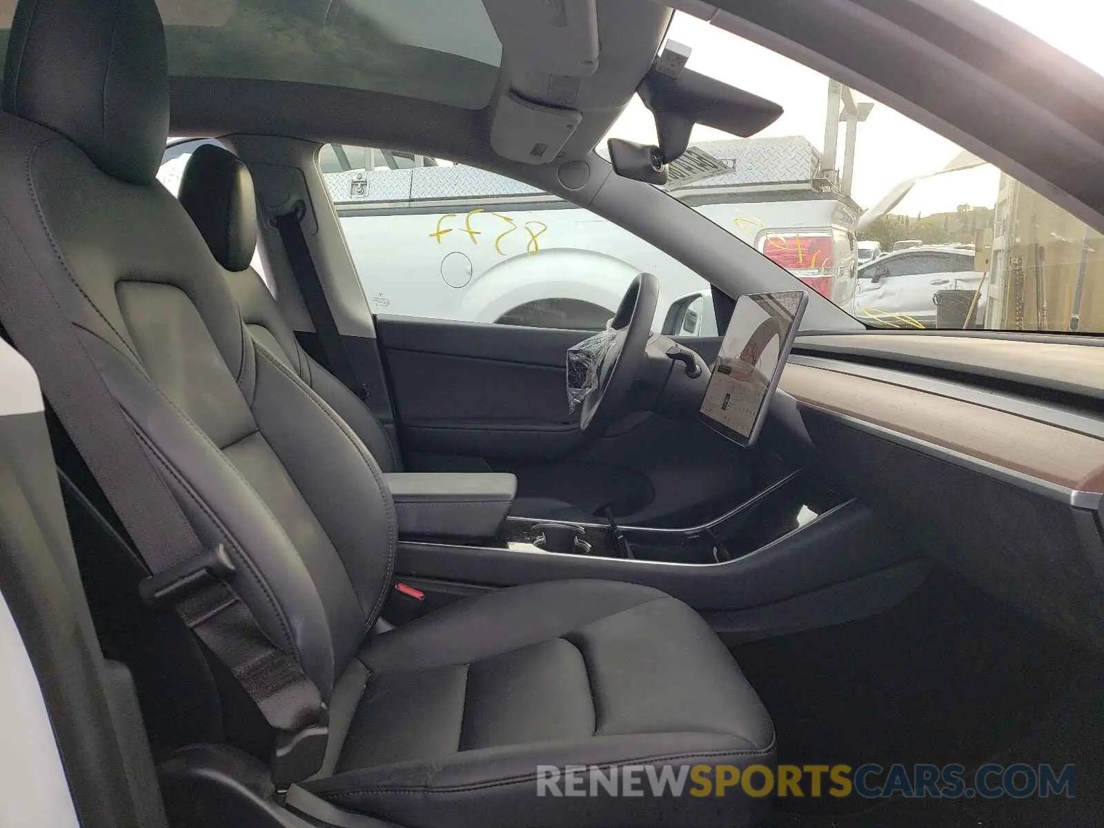 5 fotografías del automóvil dañado 5YJYGDEE4MF094188 TESLA MODEL Y 2021
