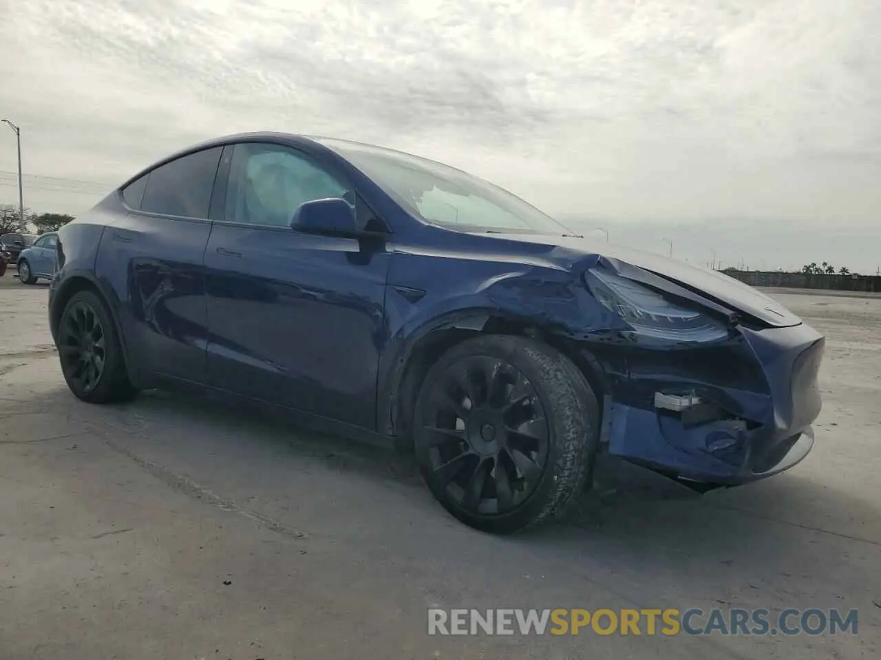 4 fotografías del automóvil dañado 5YJYGDEE4MF102368 TESLA MODEL Y 2021
