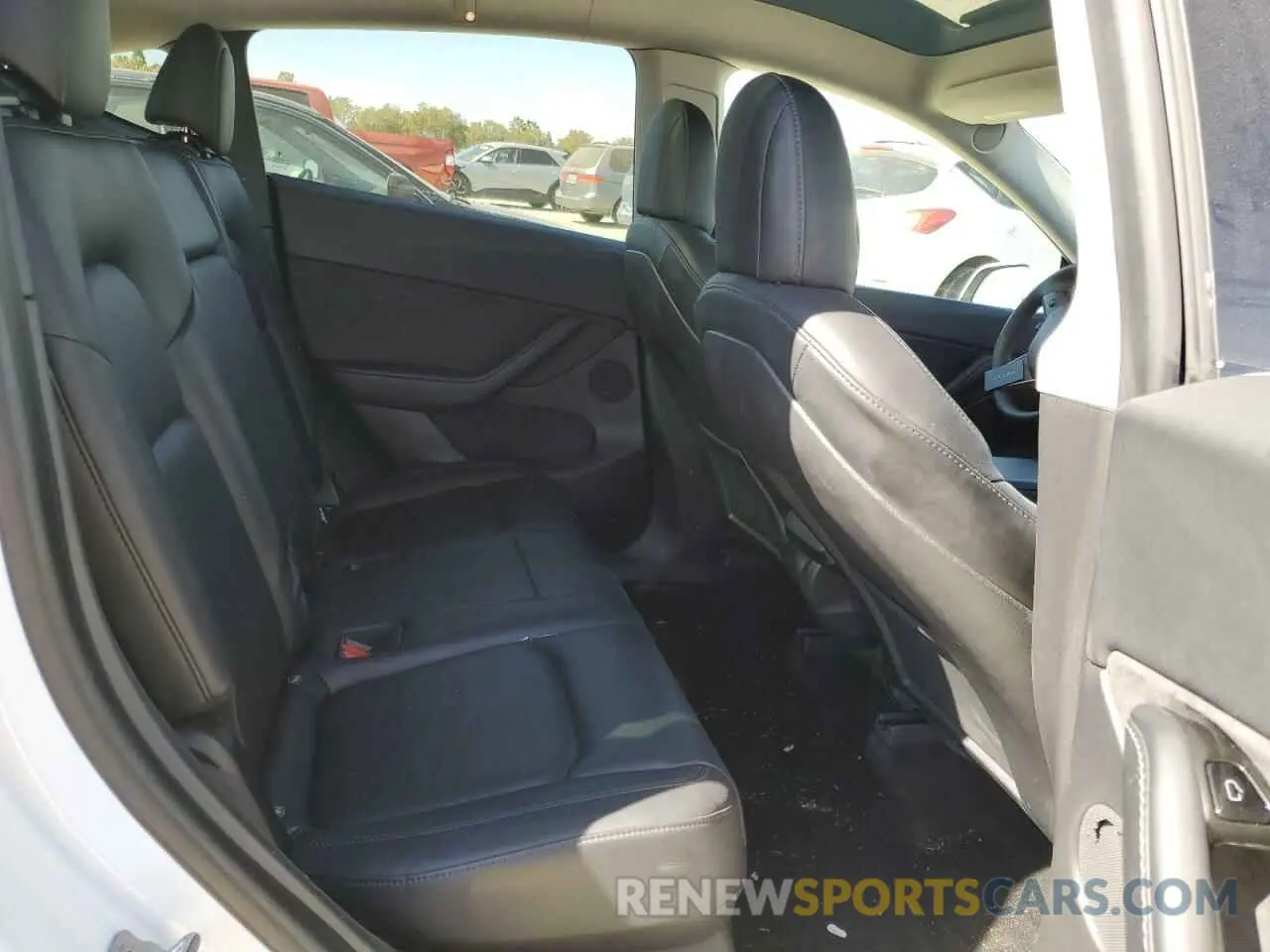 11 fotografías del automóvil dañado 5YJYGDEE4MF114374 TESLA MODEL Y 2021