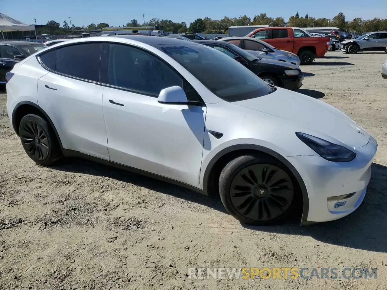 4 fotografías del automóvil dañado 5YJYGDEE4MF114374 TESLA MODEL Y 2021