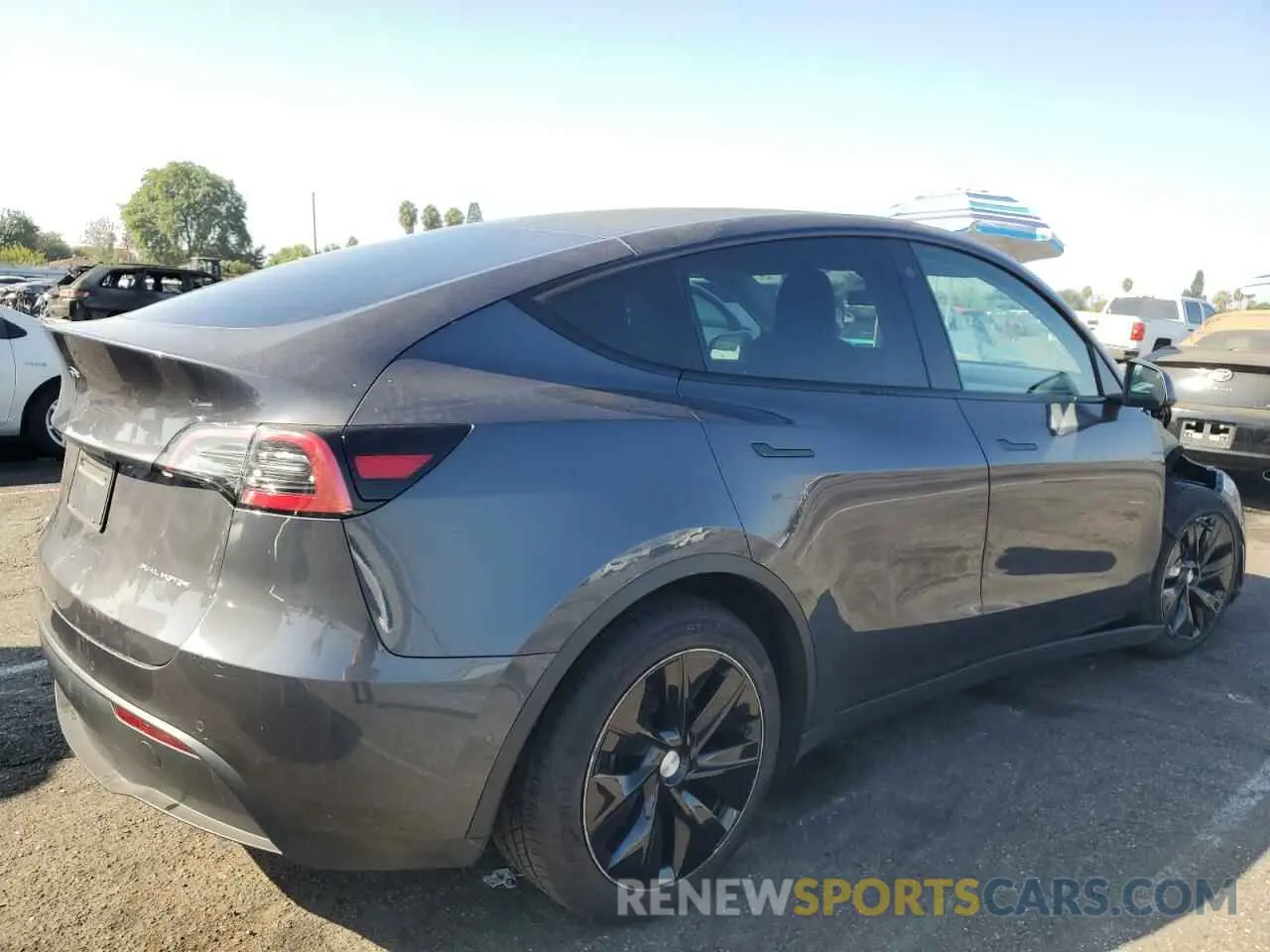 3 fotografías del automóvil dañado 5YJYGDEE4MF161131 TESLA MODEL Y 2021