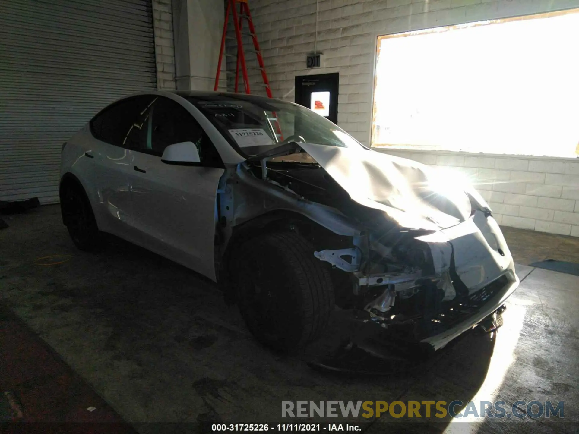 1 fotografías del automóvil dañado 5YJYGDEE4MF194324 TESLA MODEL Y 2021
