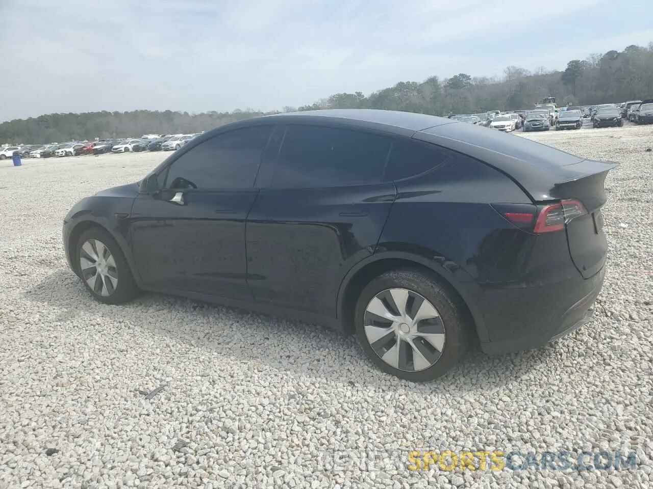 2 fotografías del automóvil dañado 5YJYGDEE4MF196364 TESLA MODEL Y 2021