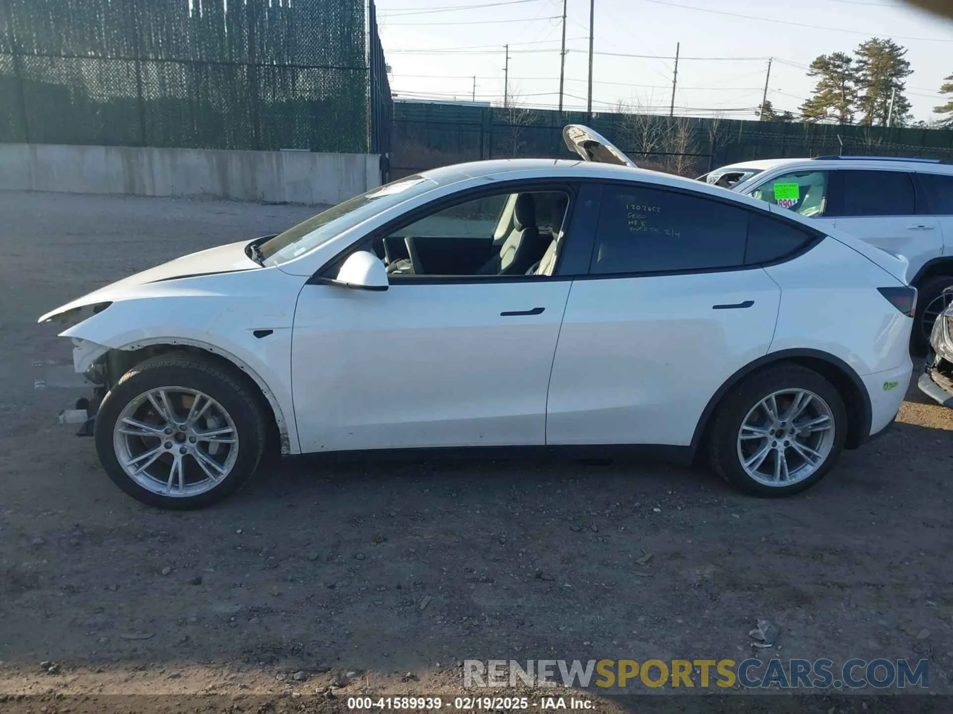 14 fotografías del automóvil dañado 5YJYGDEE4MF200185 TESLA MODEL Y 2021