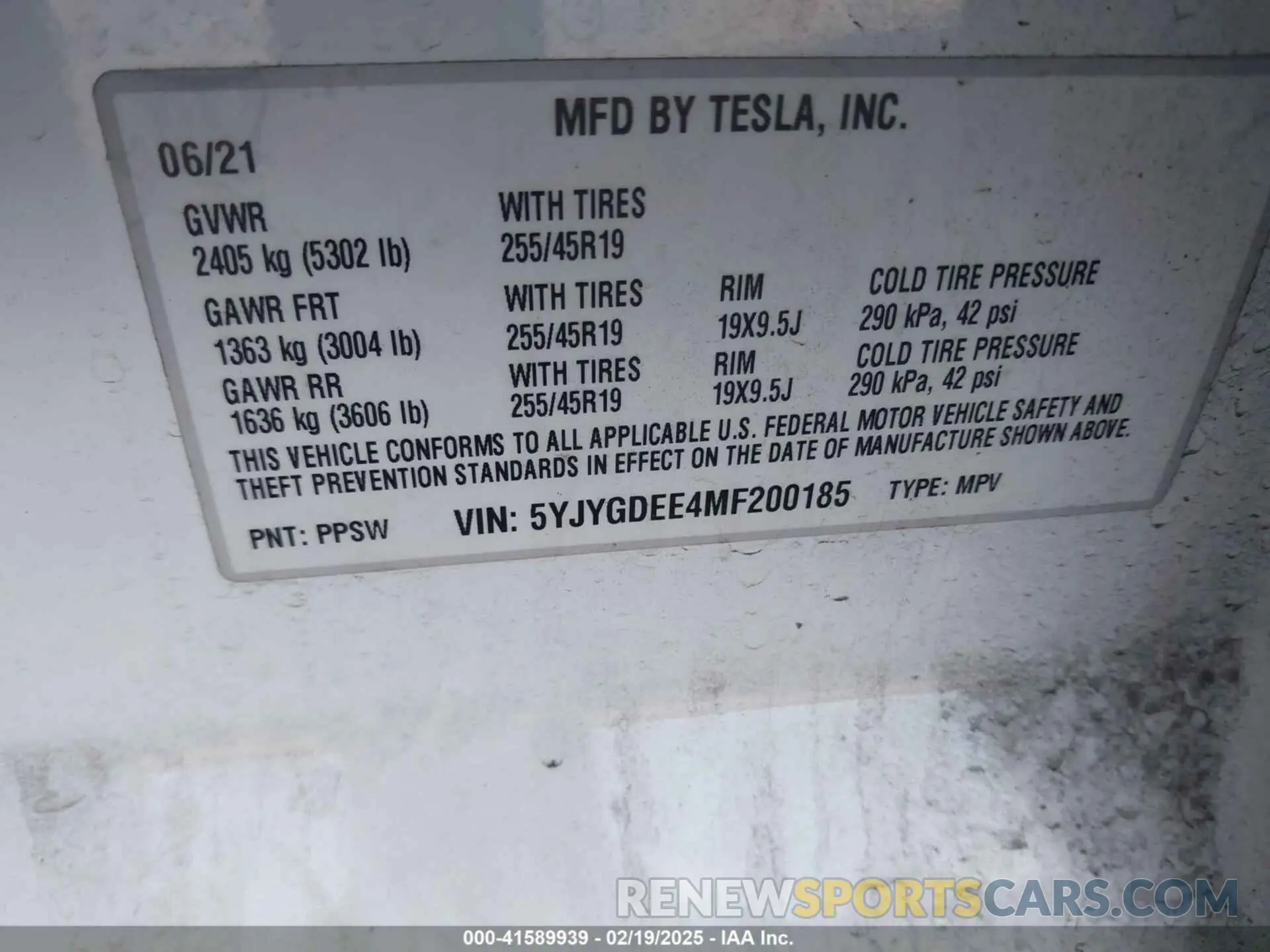 9 fotografías del automóvil dañado 5YJYGDEE4MF200185 TESLA MODEL Y 2021
