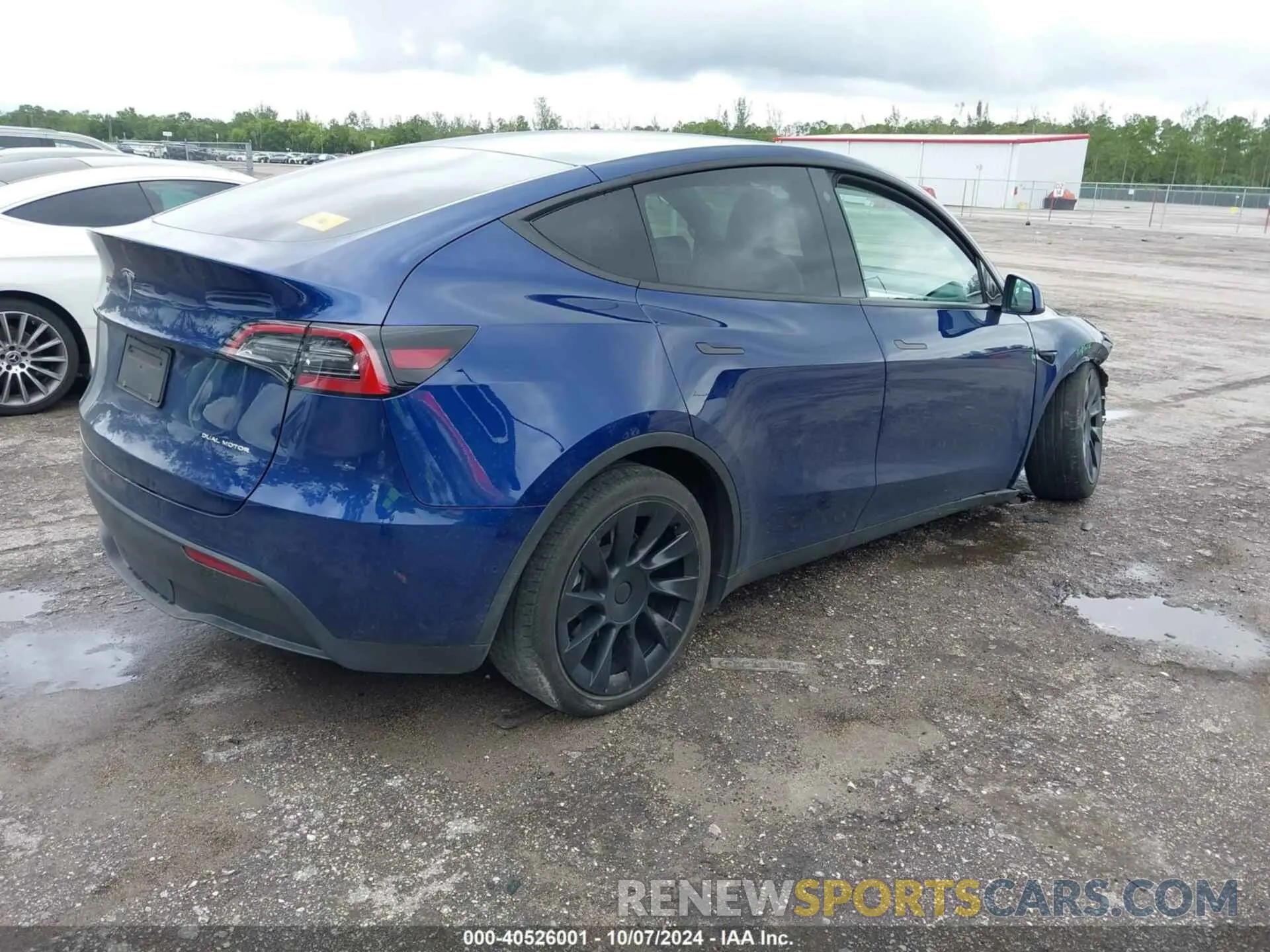 4 fotografías del automóvil dañado 5YJYGDEE4MF243120 TESLA MODEL Y 2021