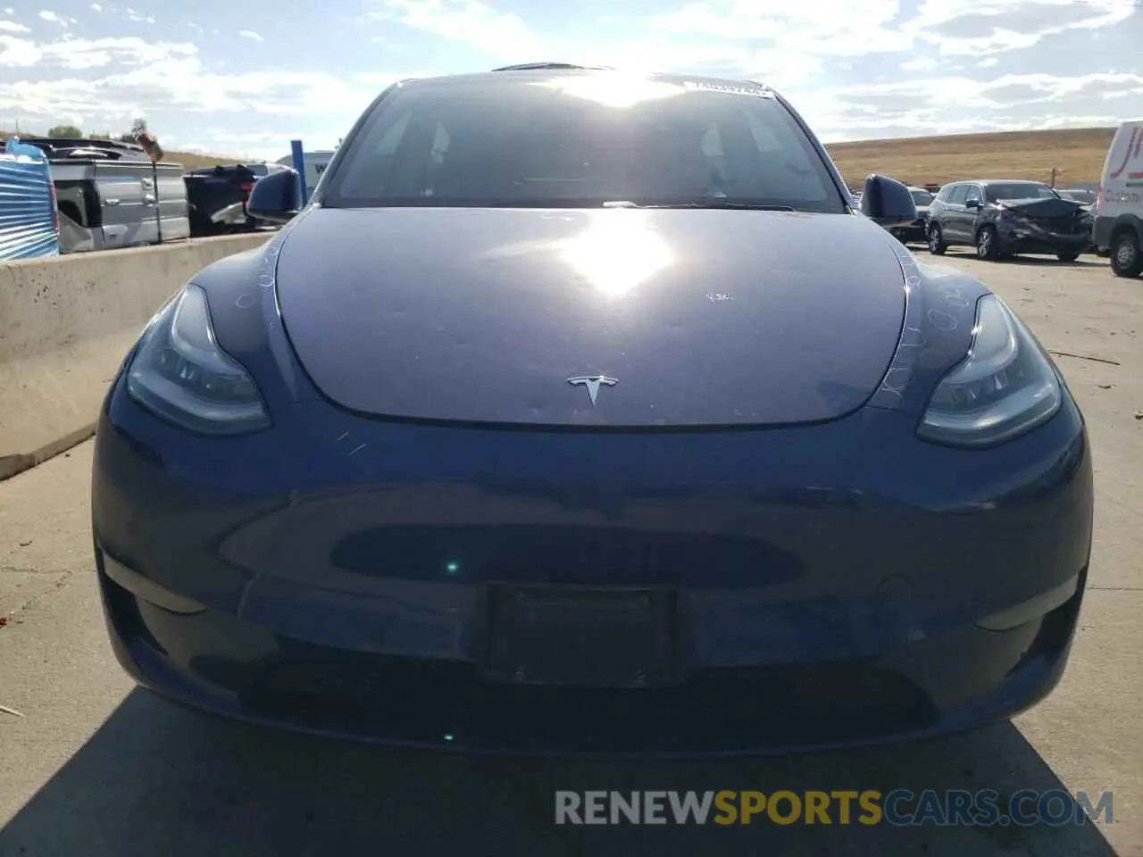 5 fotografías del automóvil dañado 5YJYGDEE5MF083880 TESLA MODEL Y 2021